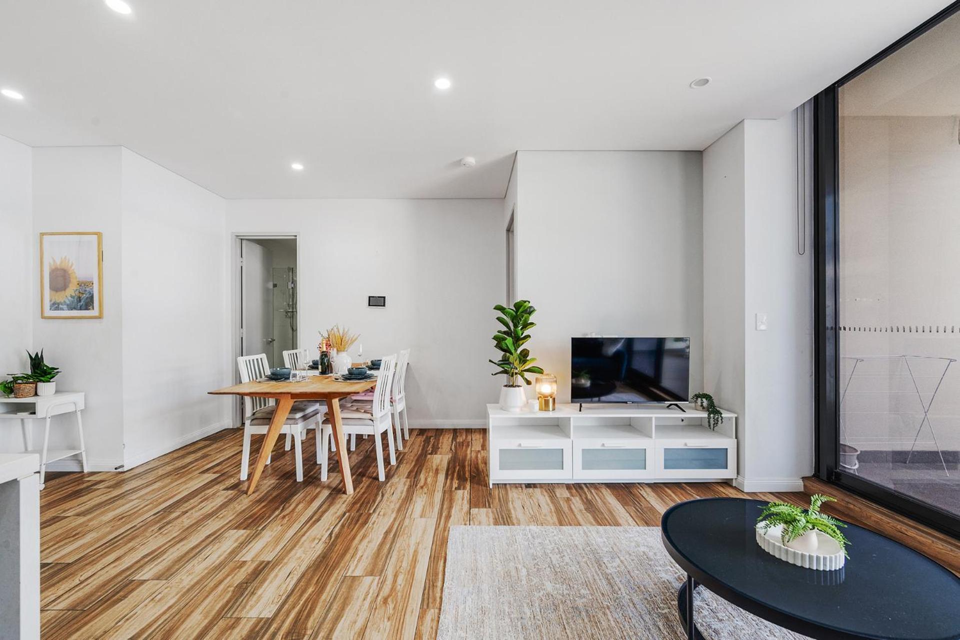 Olympic Park Oasis 2BR Pool Sauna Parking