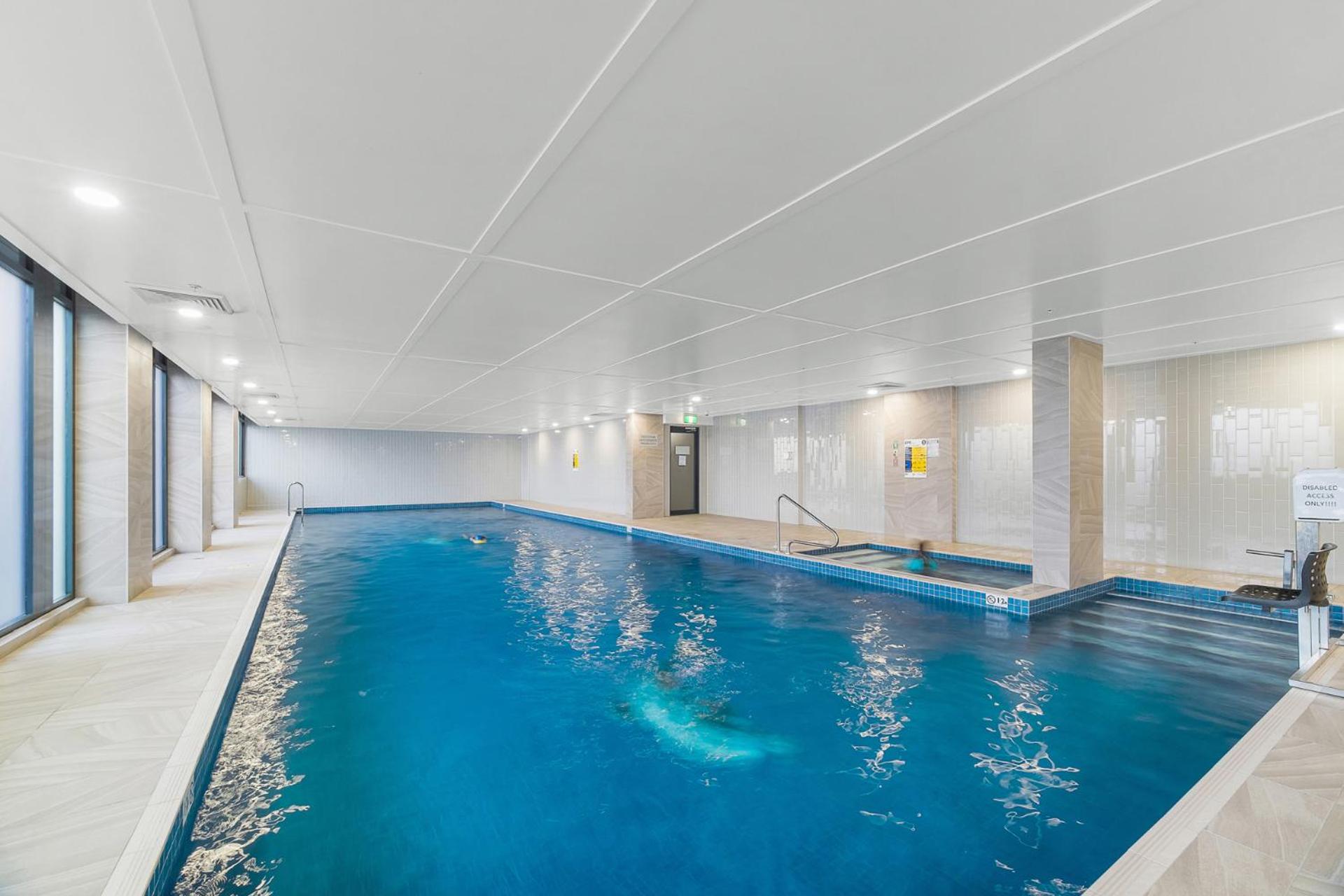 Olympic Park Oasis 2BR Pool Sauna Parking