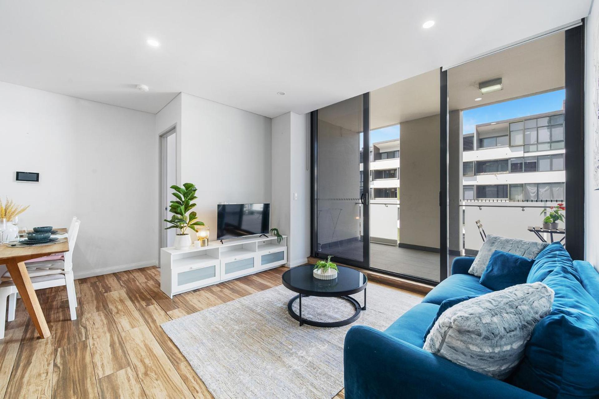 Olympic Park Oasis 2BR Pool Sauna Parking