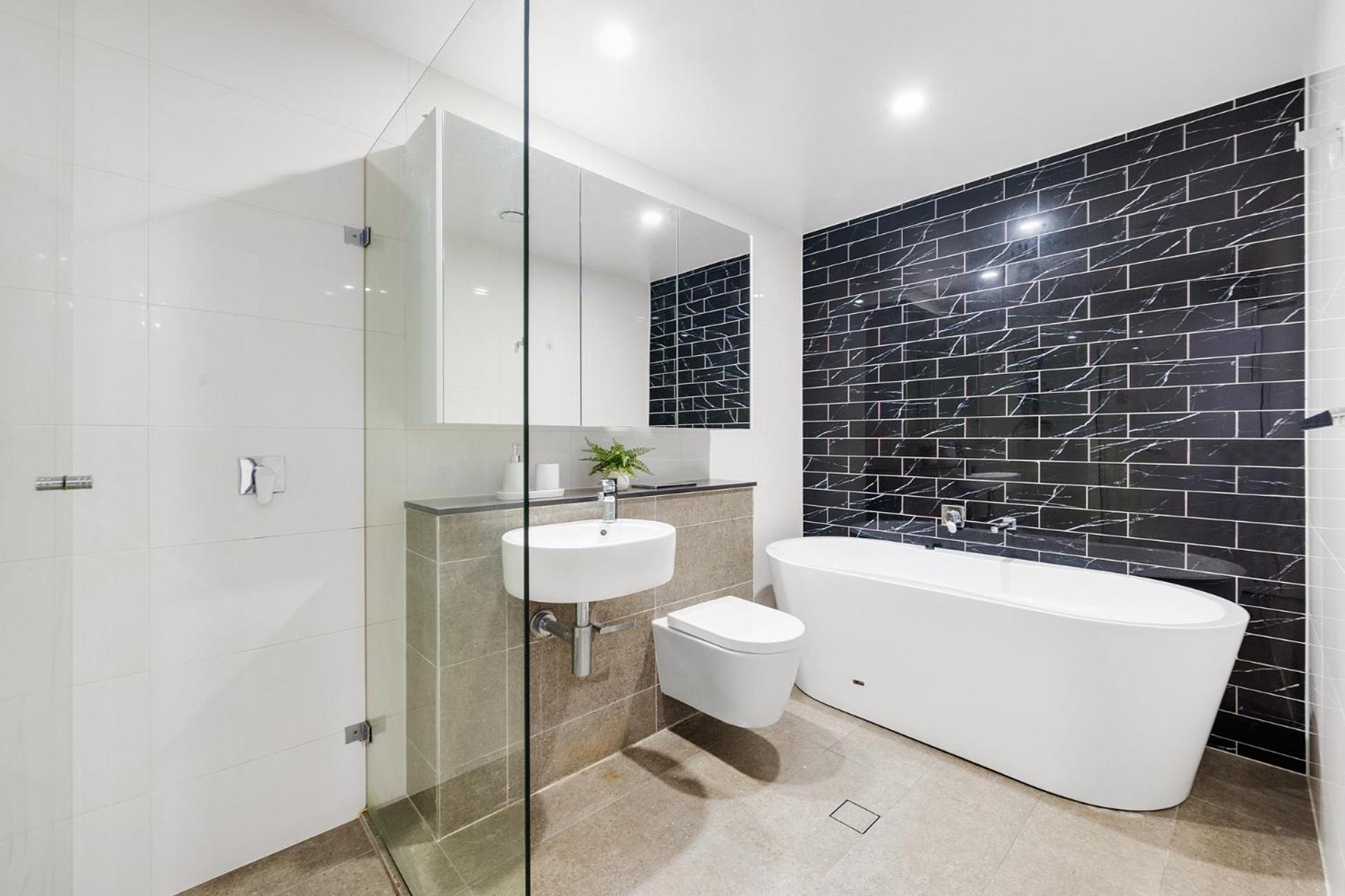 Olympic Park Oasis 2BR Pool Sauna Parking
