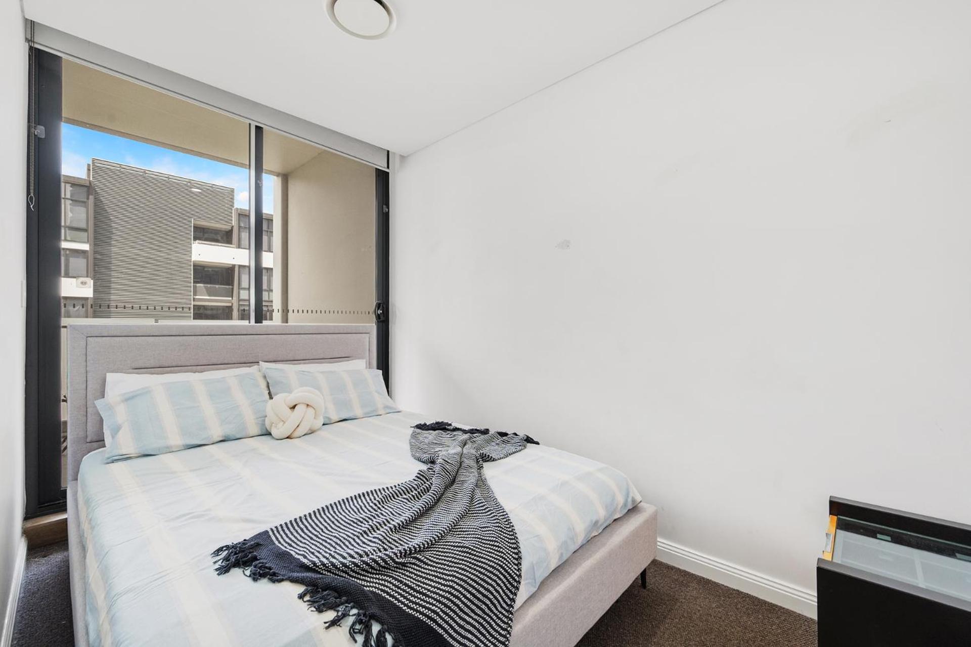 Olympic Park Oasis 2BR Pool Sauna Parking