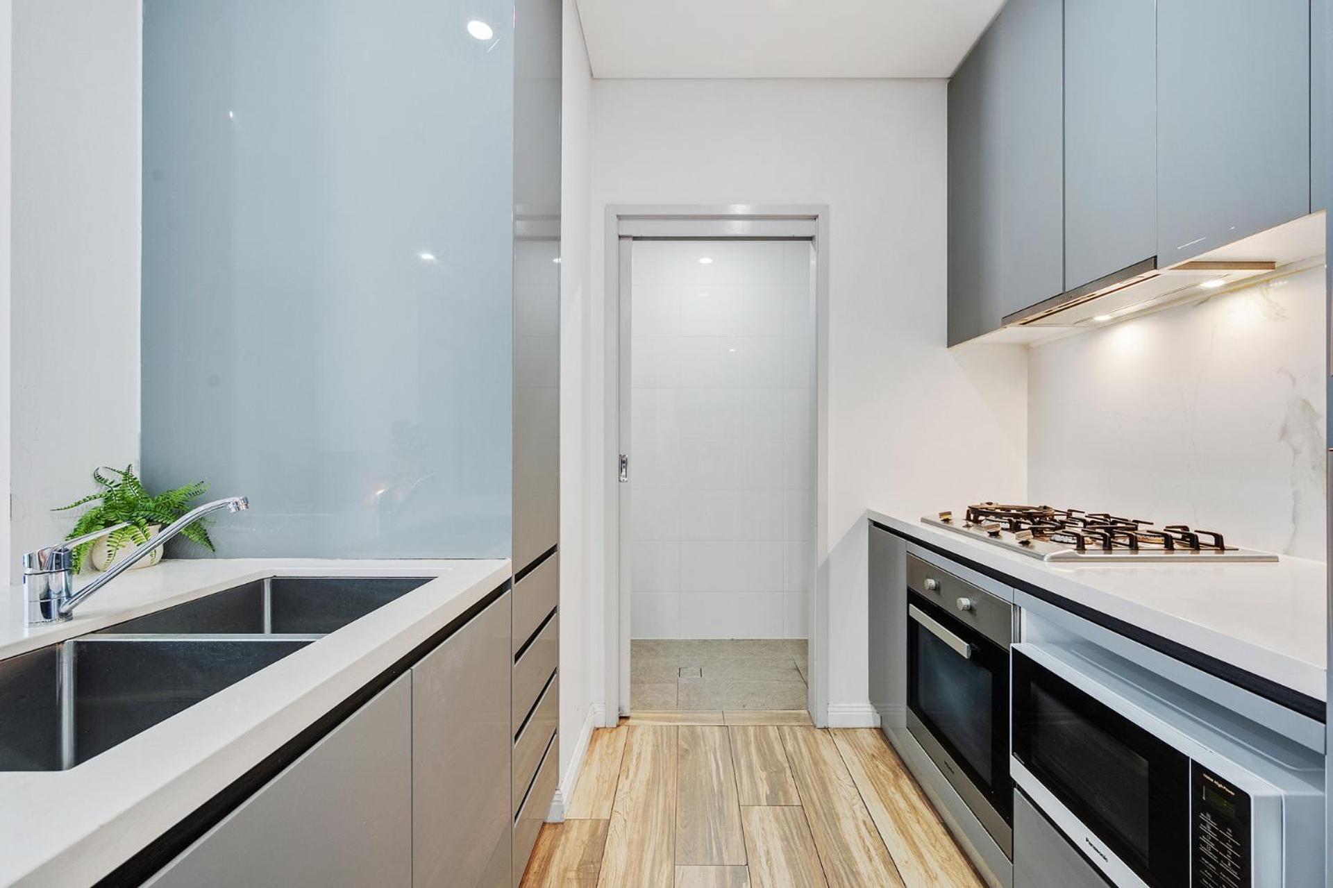 Olympic Park Oasis 2BR Pool Sauna Parking