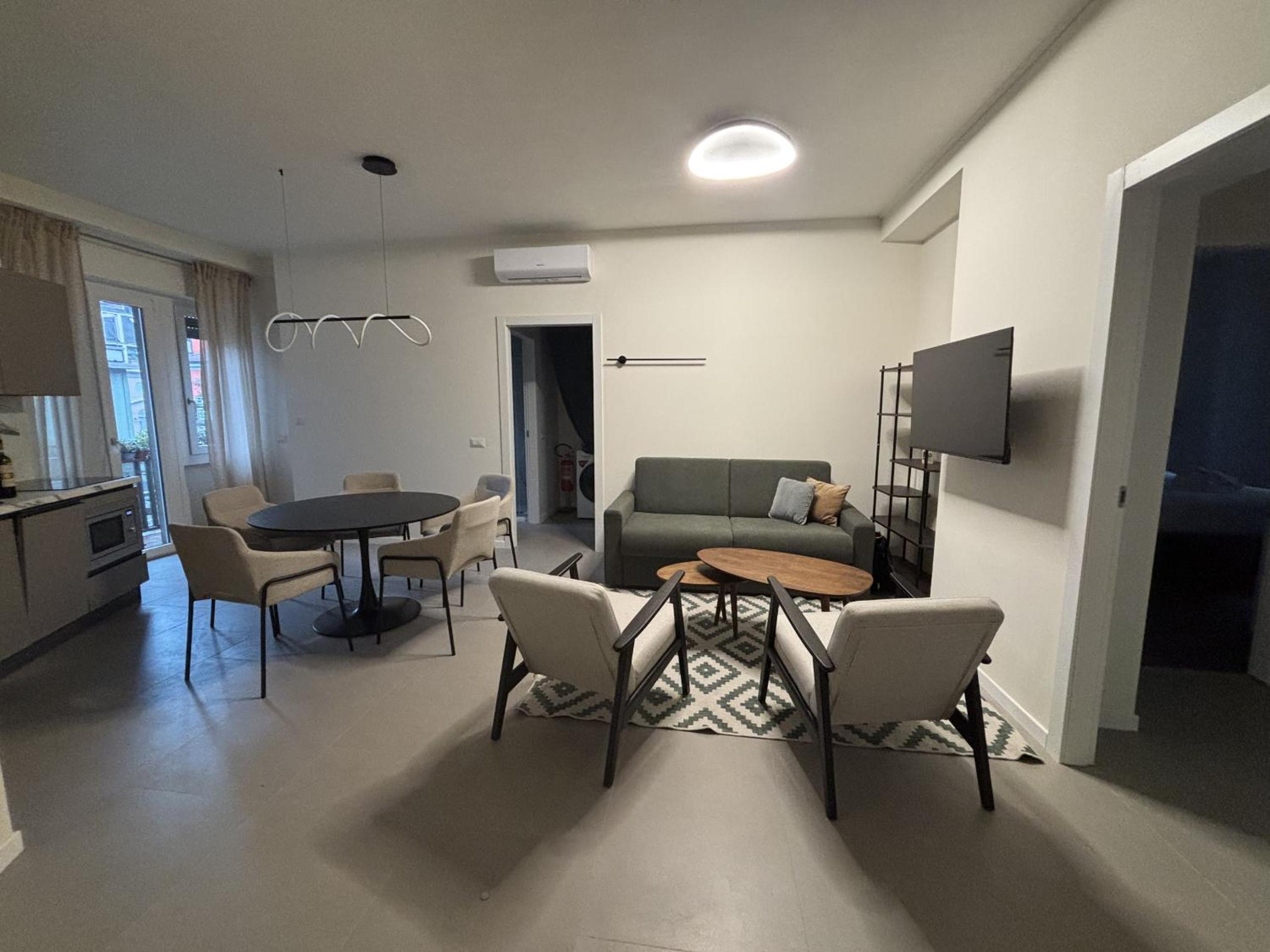 Spacious 2BDR with balcony Arco-Sempione Area, by Rentopolis