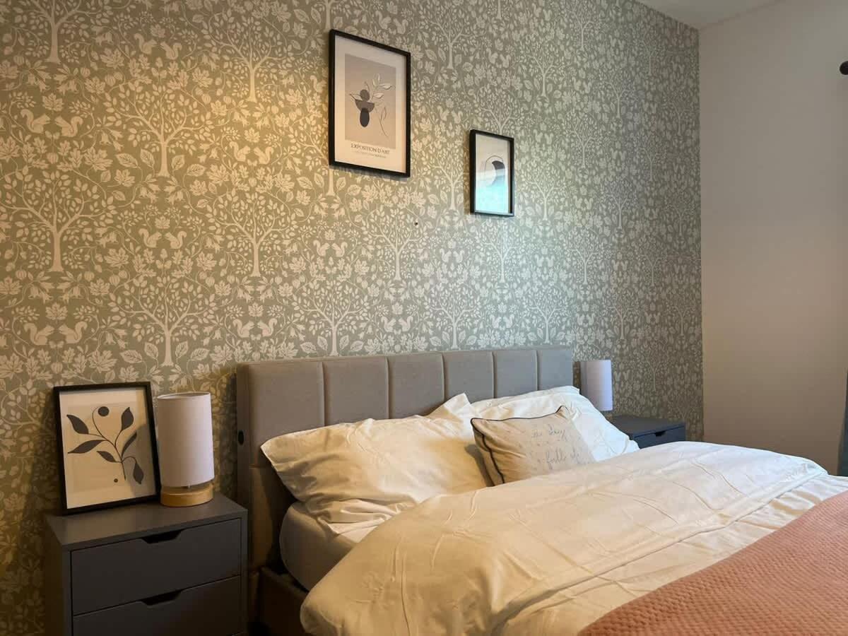 Joyful Management -Top Floor Apartment with home Feel Deco in M16