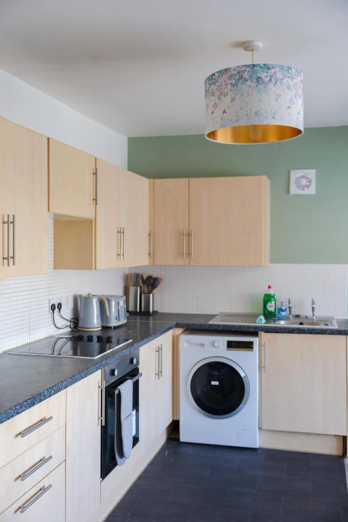 Joyful Management -Top Floor Apartment with home Feel Deco in M16