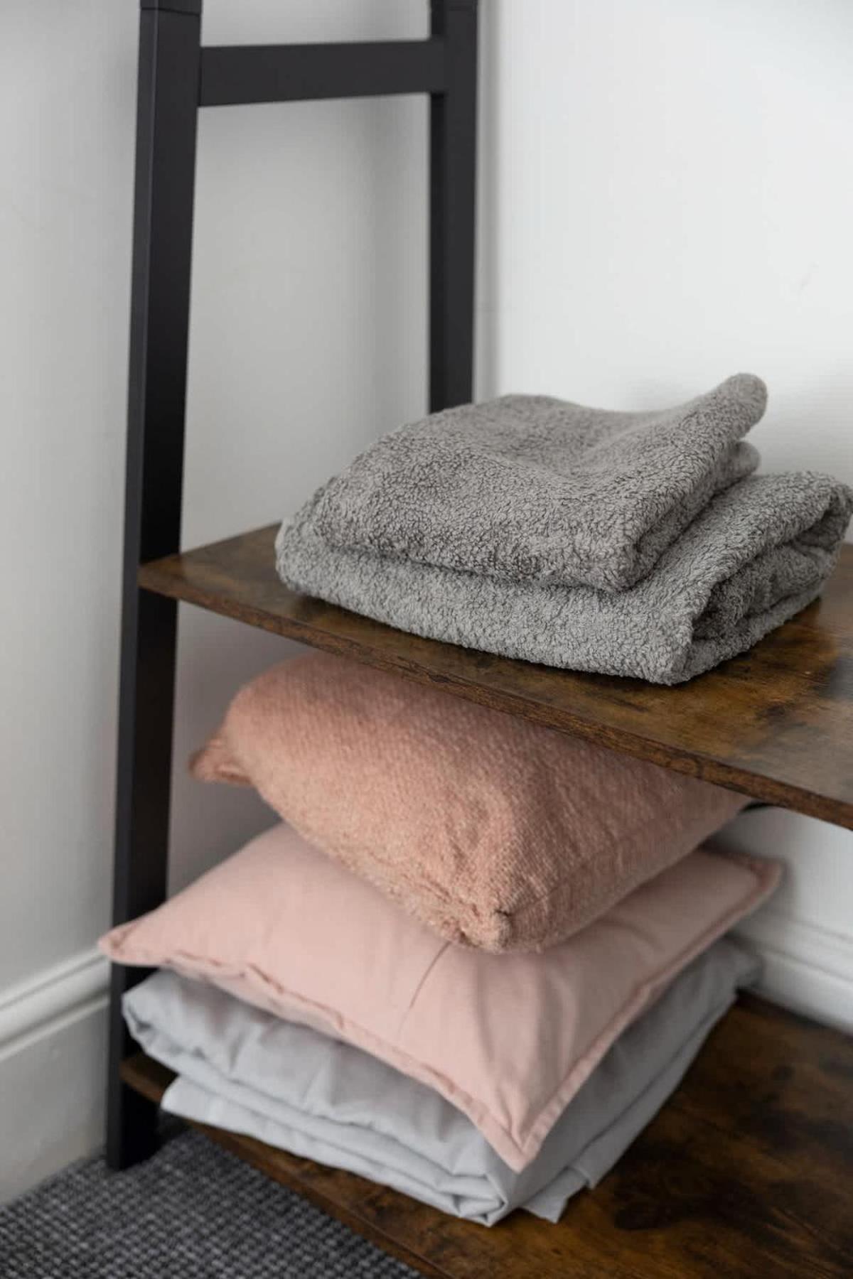 Joyful Management -Top Floor Apartment with home Feel Deco in M16