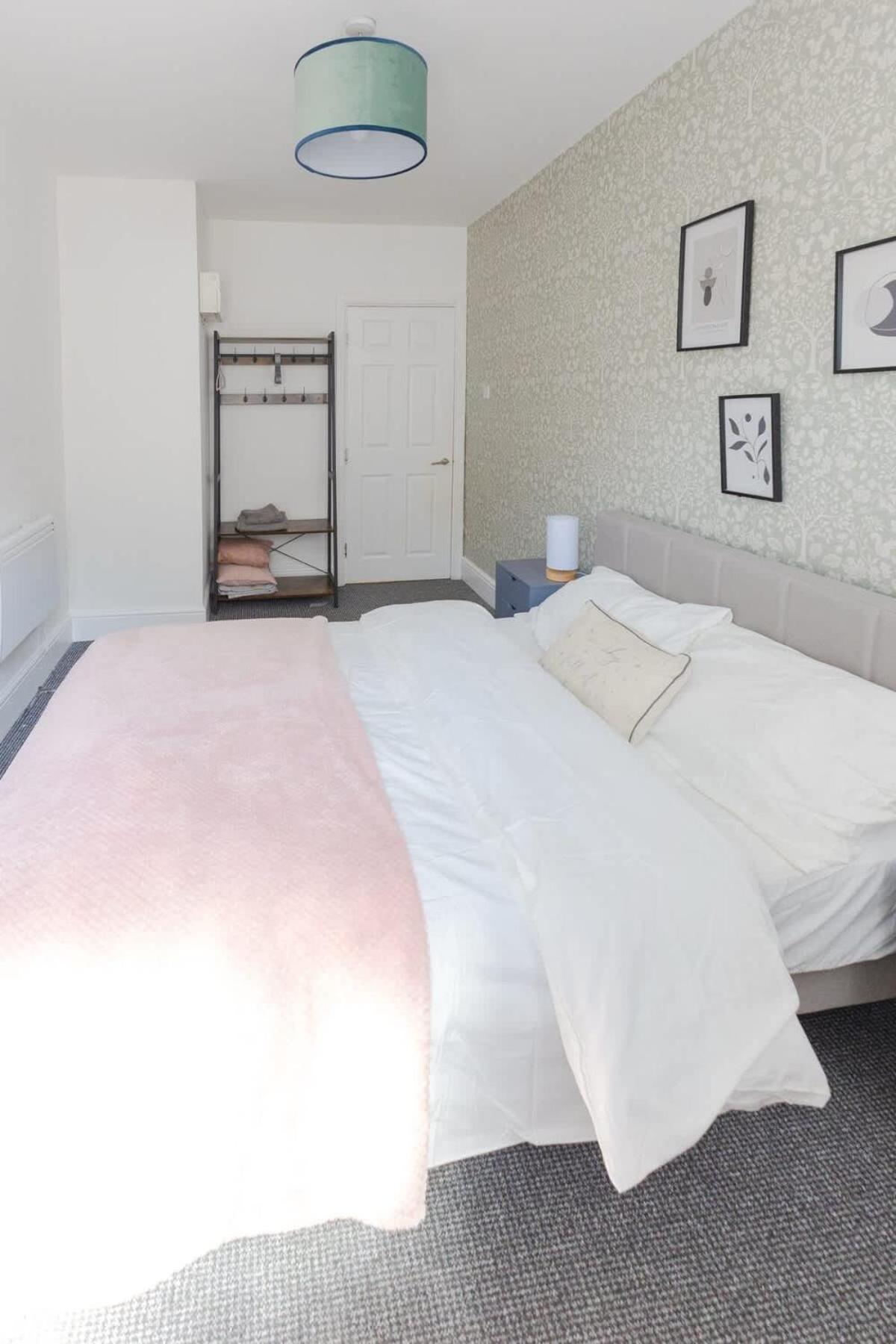 Joyful Management -Top Floor Apartment with home Feel Deco in M16