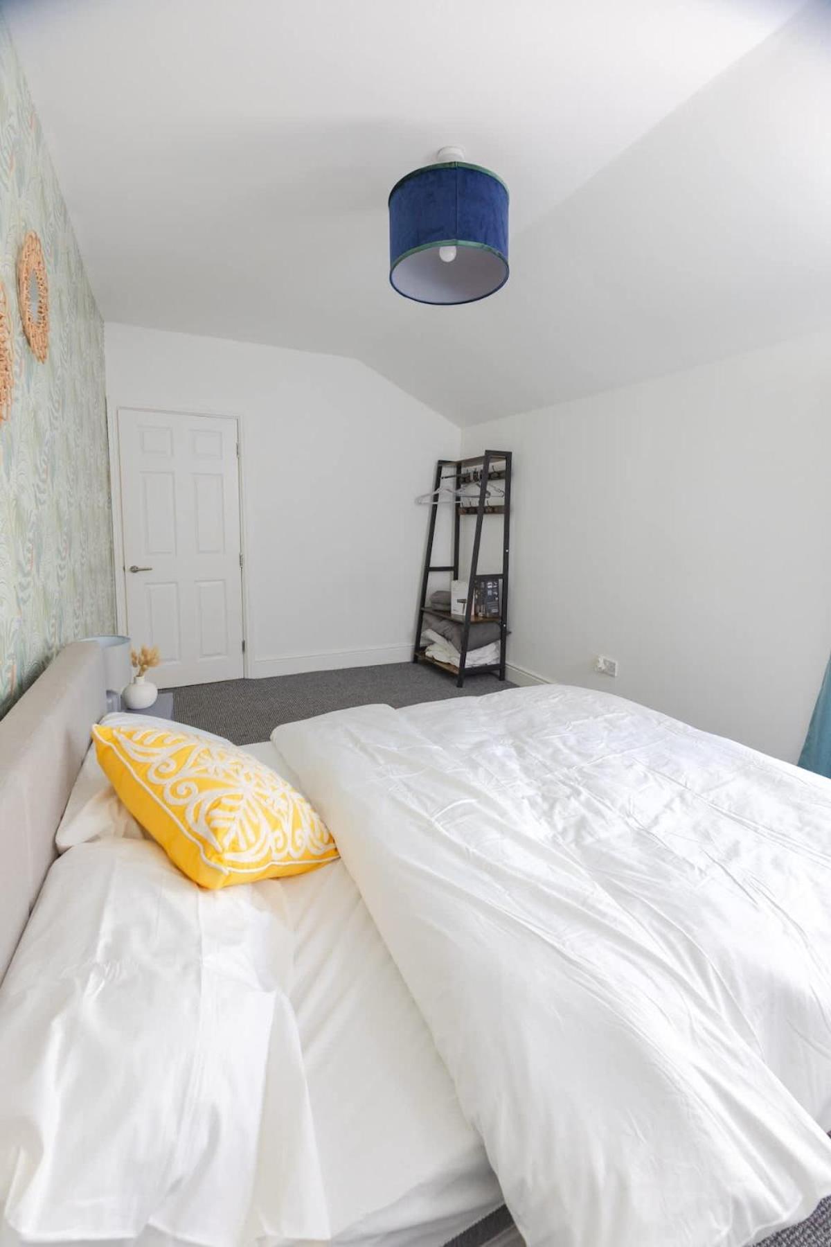 Joyful Management -Top Floor Apartment with home Feel Deco in M16