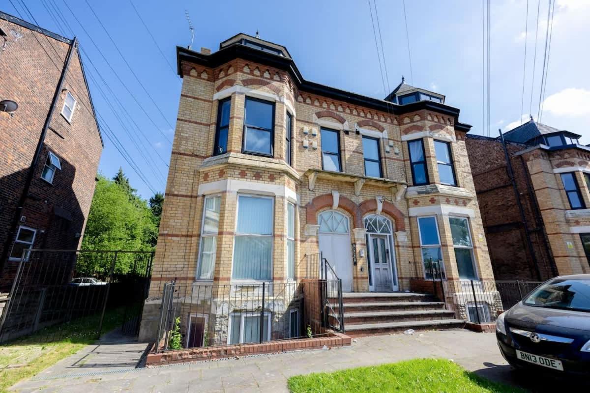 Joyful Management -Top Floor Apartment with home Feel Deco in M16