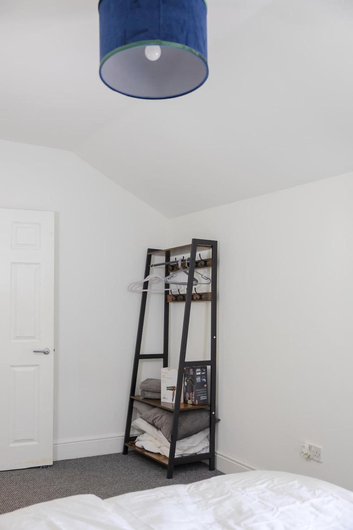 Joyful Management -Top Floor Apartment with home Feel Deco in M16