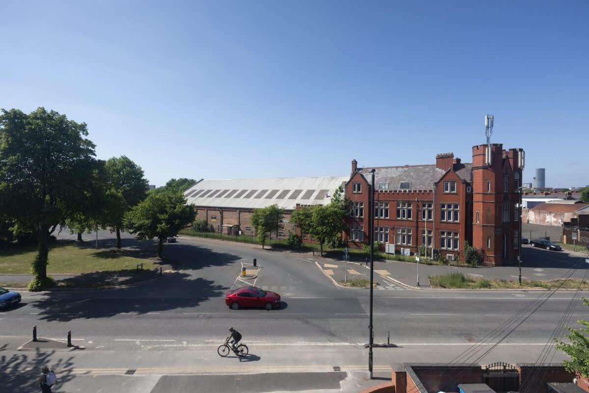 Joyful Management -Top Floor Apartment with home Feel Deco in M16