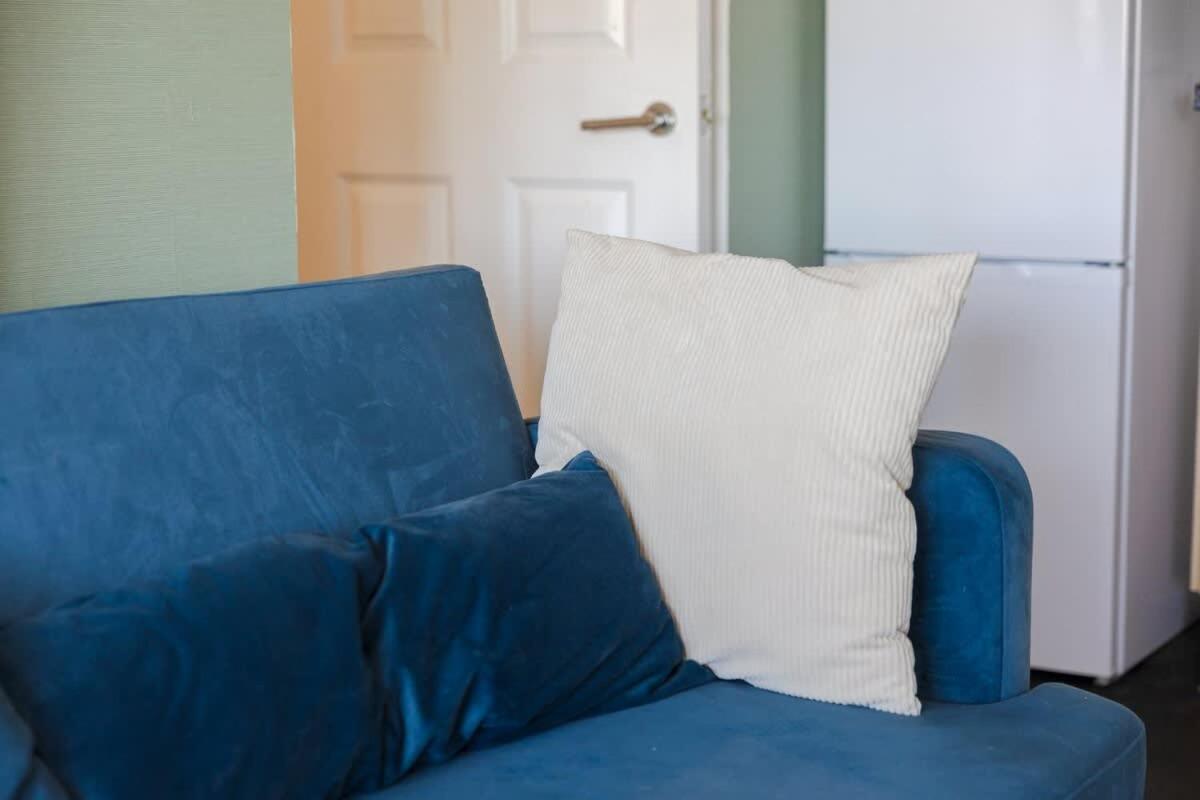 Joyful Management -Top Floor Apartment with home Feel Deco in M16
