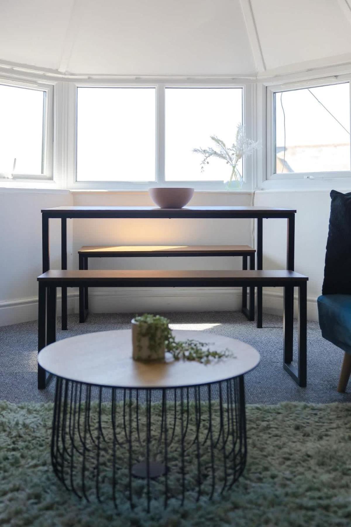 Joyful Management -Top Floor Apartment with home Feel Deco in M16
