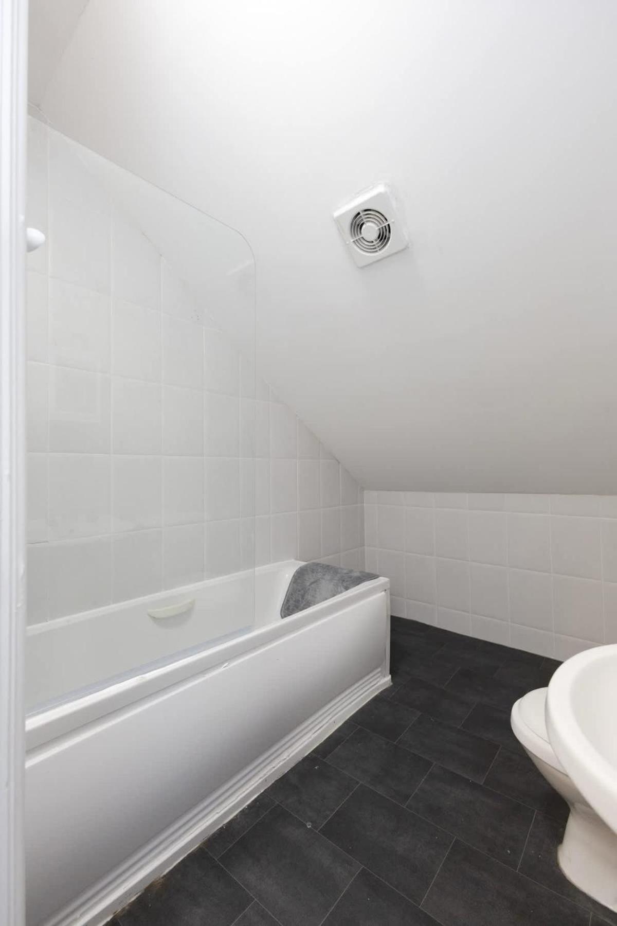 Joyful Management -Top Floor Apartment with home Feel Deco in M16