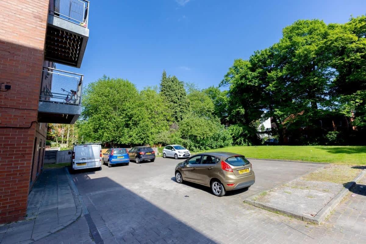 Joyful Management -Top Floor Apartment with home Feel Deco in M16