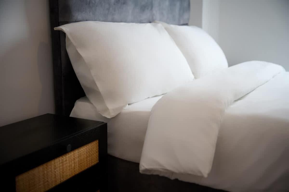 Joyful Group - Warm 2 Bed Ensuite Apartment near Manchester City Centre and Old Trafford