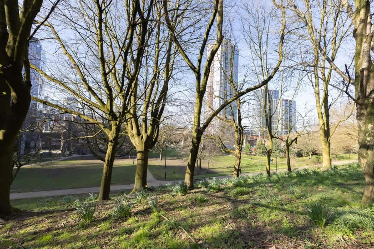 Park View 3 Bed Ensuite Apartment only 5 min walk to Arndale