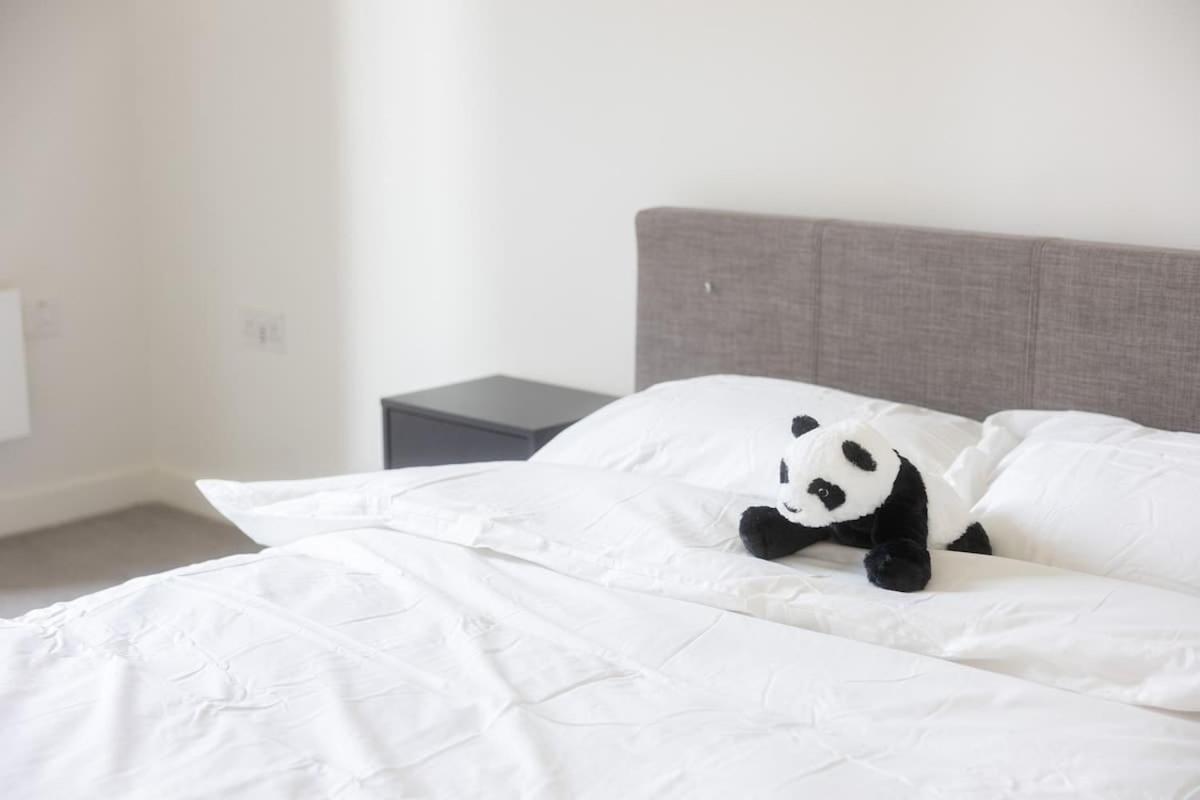 Park View 3 Bed Ensuite Apartment only 5 min walk to Arndale