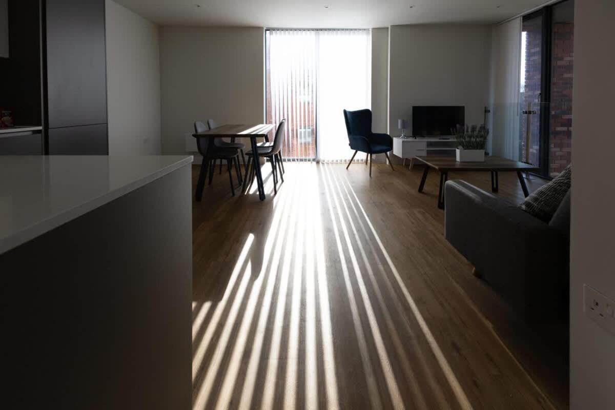 Park View 3 Bed Ensuite Apartment only 5 min walk to Arndale