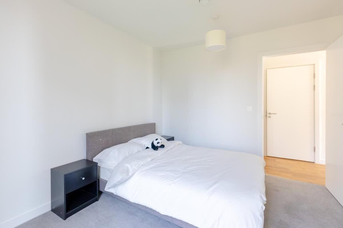 Park View 3 Bed Ensuite Apartment only 5 min walk to Arndale