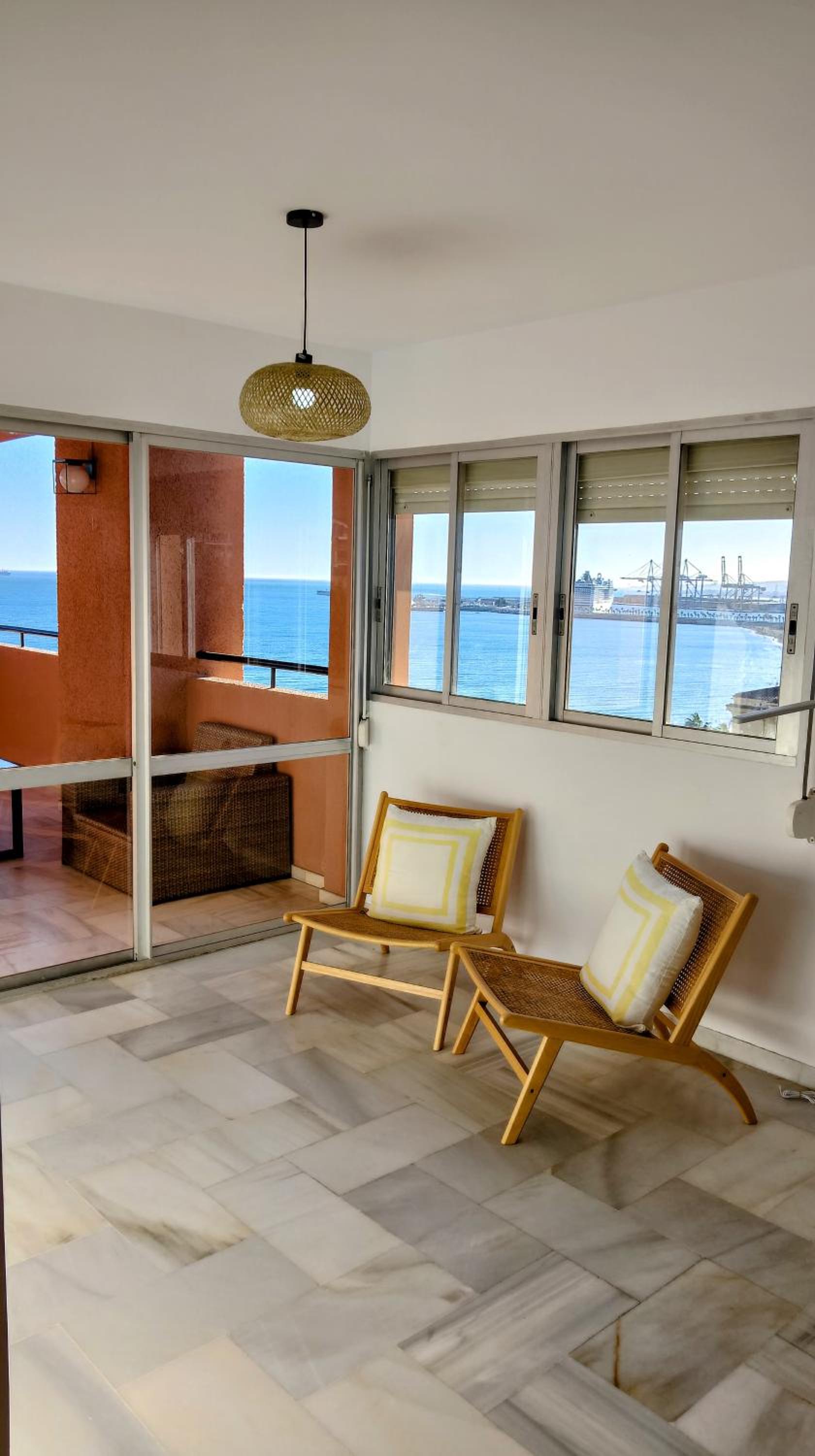 Apartamento con espectaculares vistas y terraza