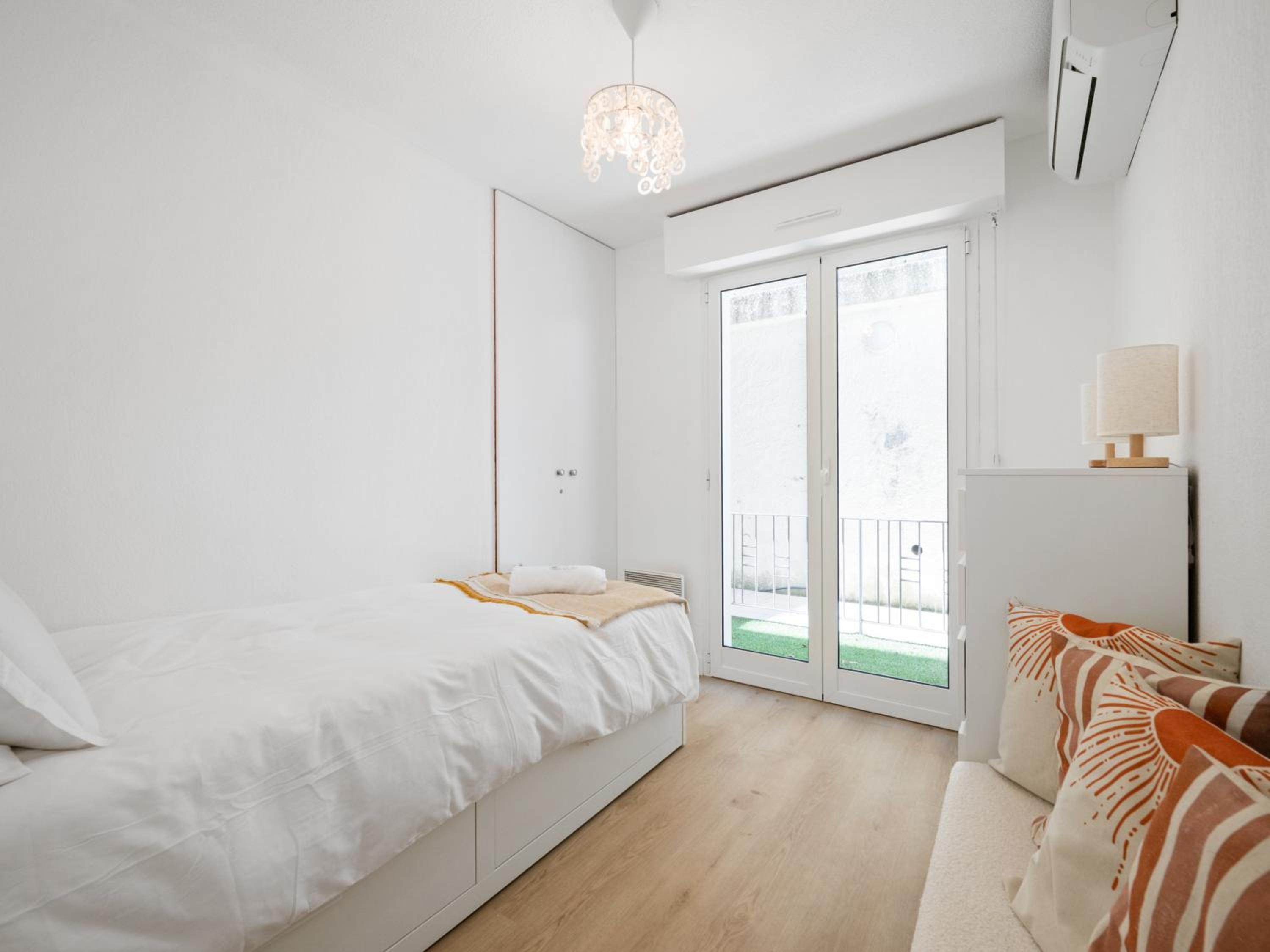 Le Cocon - 5 min to Monaco - Ideal couple or business - Free private parking - Near events - Terrace and balcony - Premium services