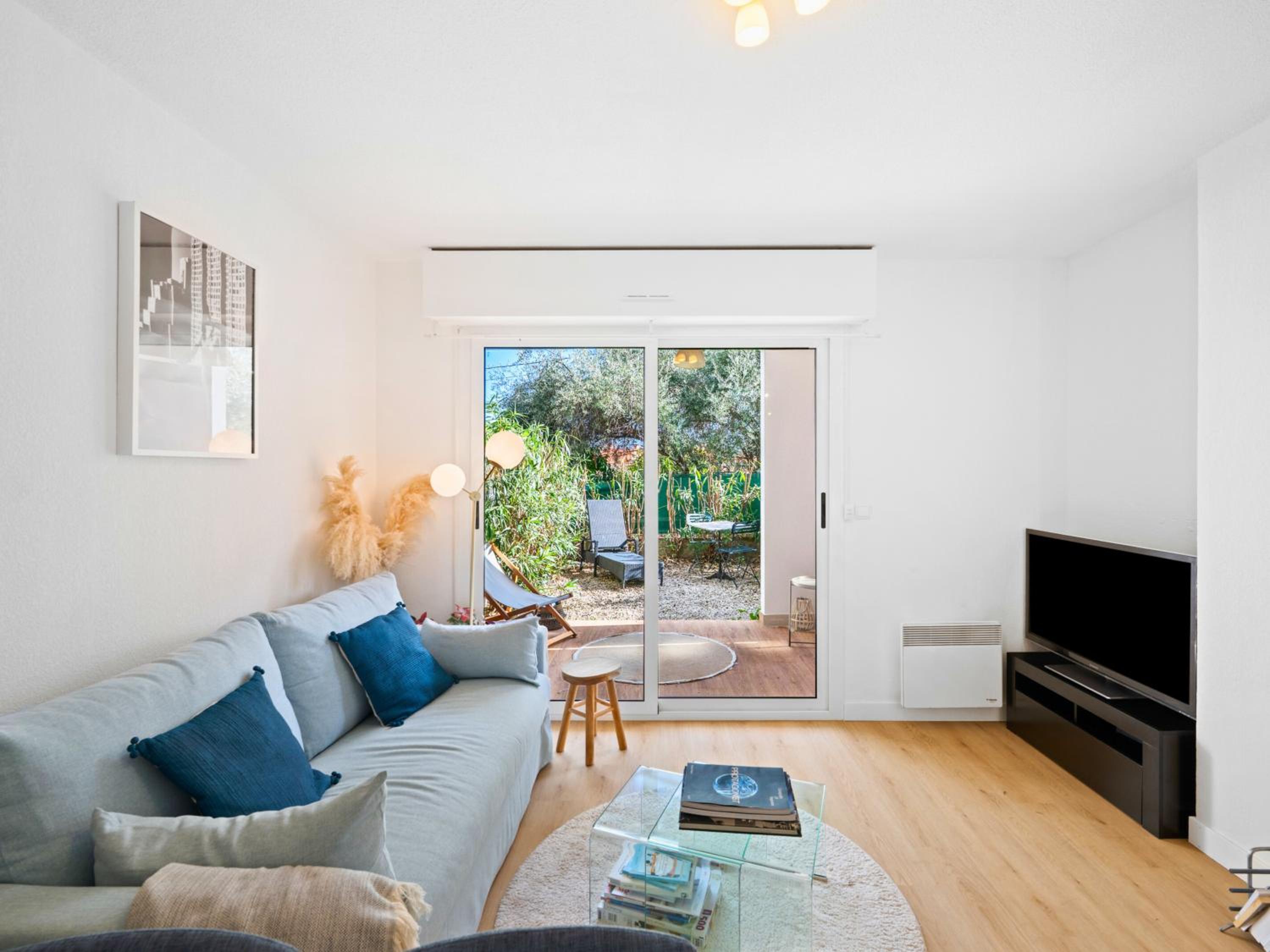 Le Cocon - 5 min to Monaco - Ideal couple or business - Free private parking - Near events - Terrace and balcony - Premium services