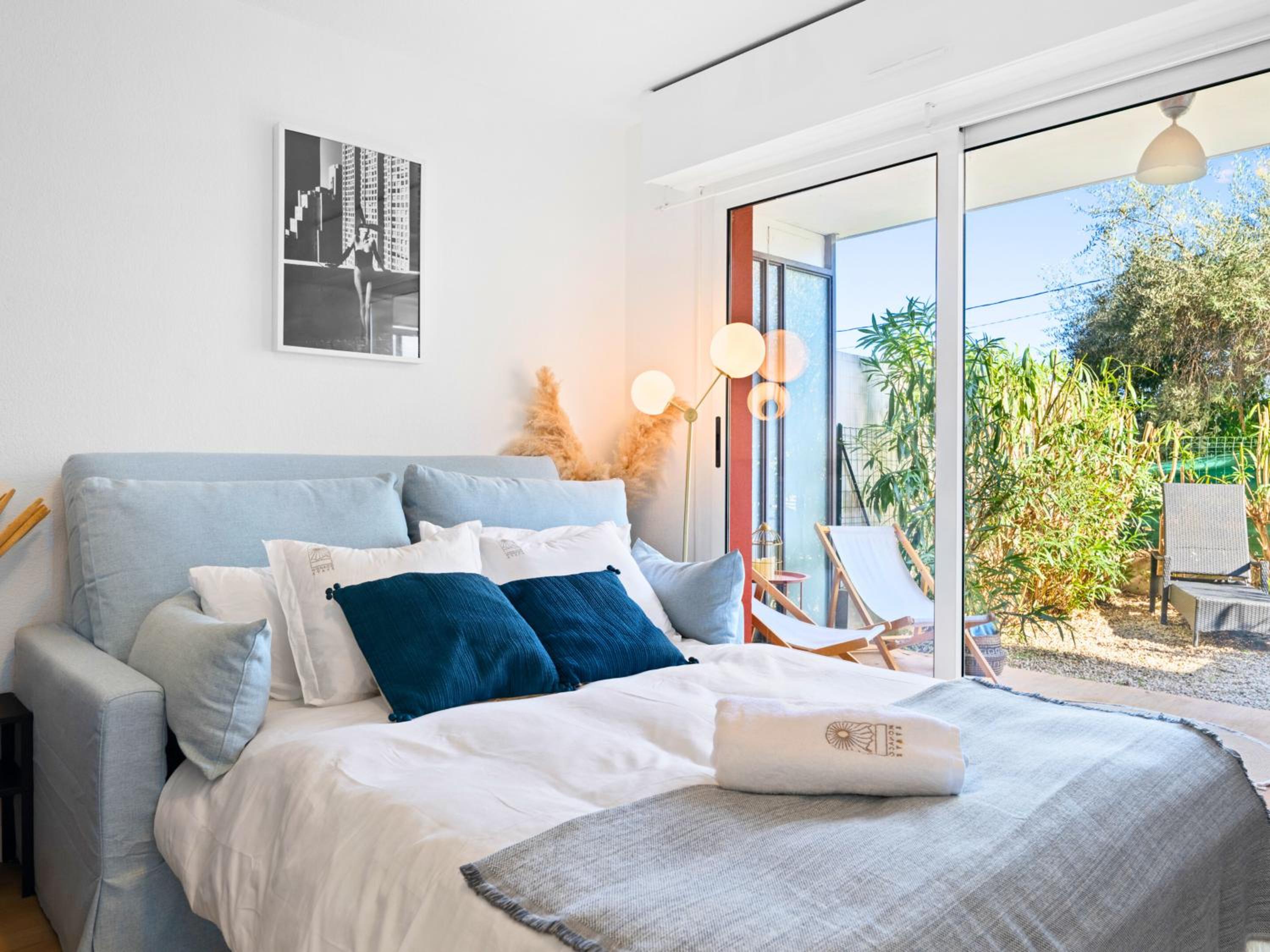 Le Cocon - 5 min to Monaco - Ideal couple or business - Free private parking - Near events - Terrace and balcony - Premium services