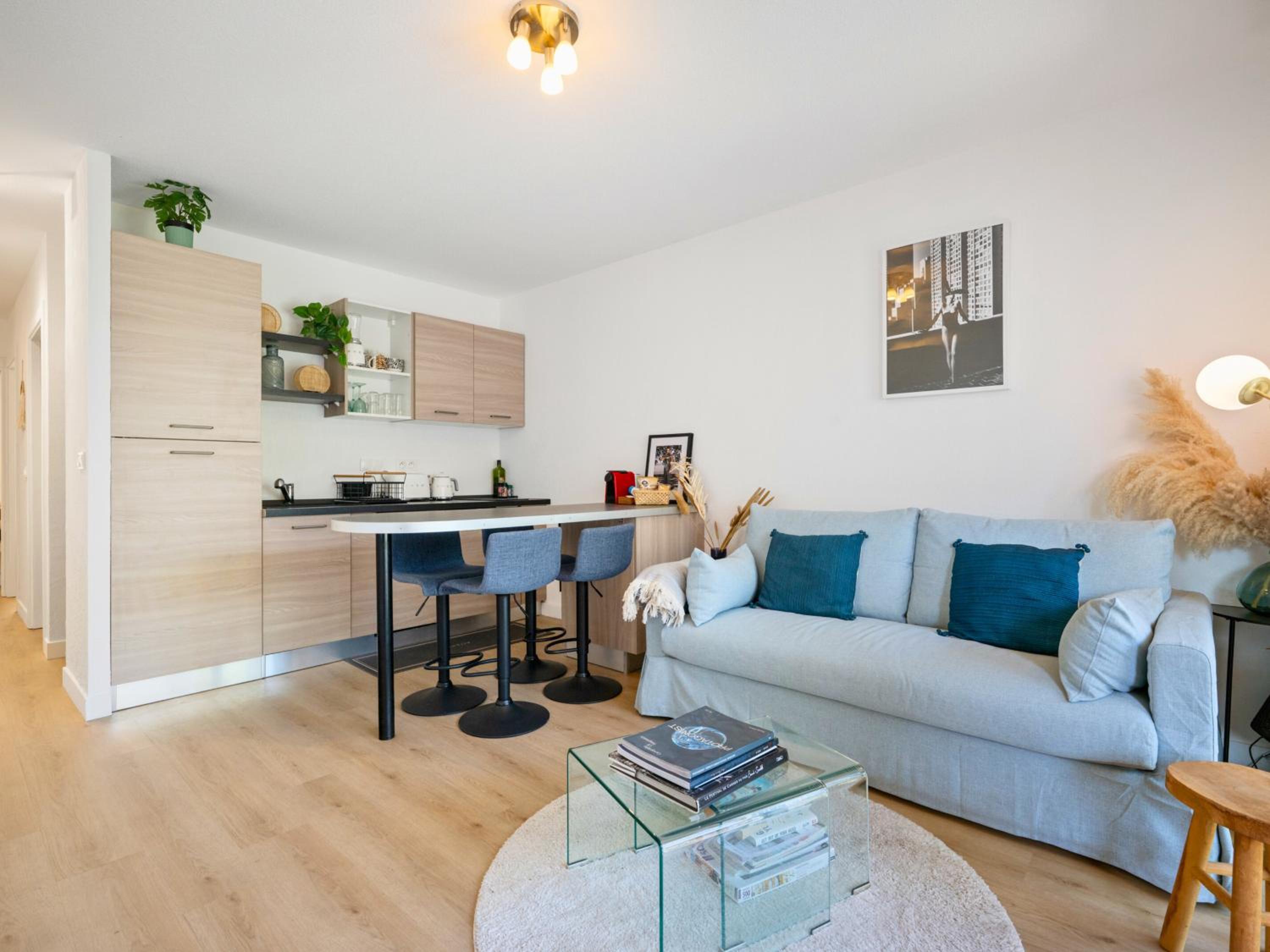 Le Cocon - 5 min to Monaco - Ideal couple or business - Free private parking - Near events - Terrace and balcony - Premium services