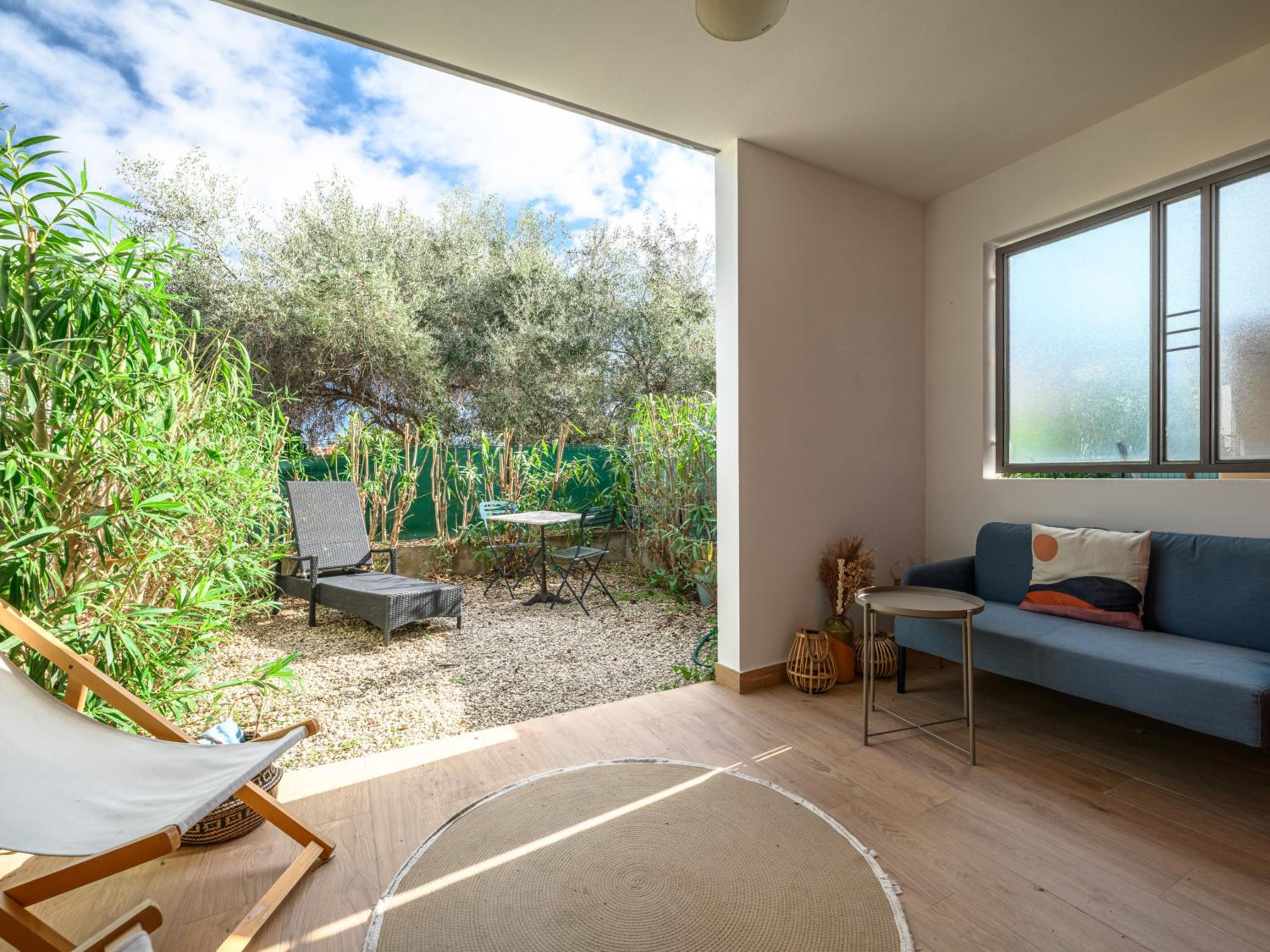 Le Cocon - 5 min to Monaco - Ideal couple or business - Free private parking - Near events - Terrace and balcony - Premium services