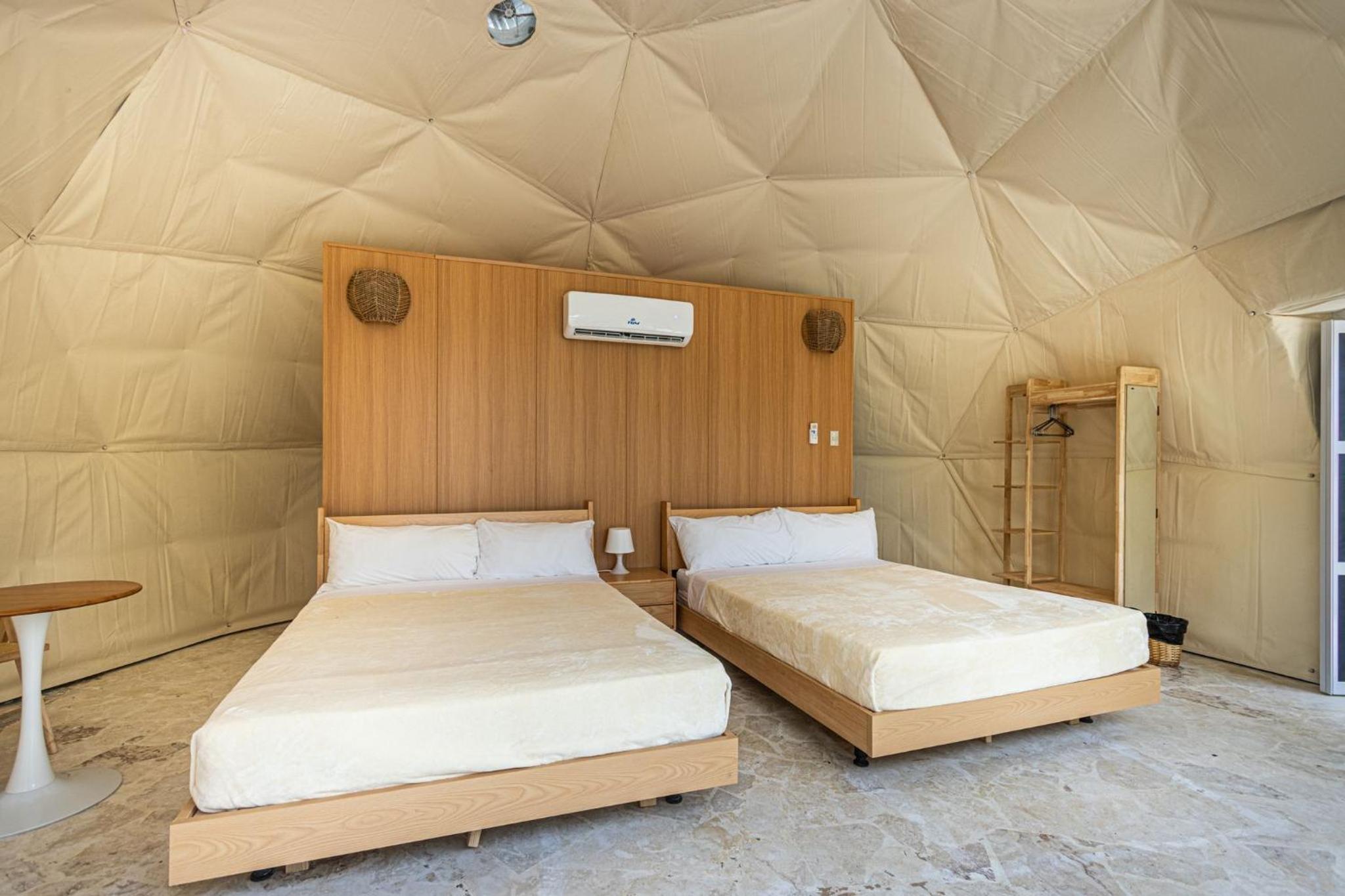 Bubble Glamping, Family 2 beds, we have a 12 units like this