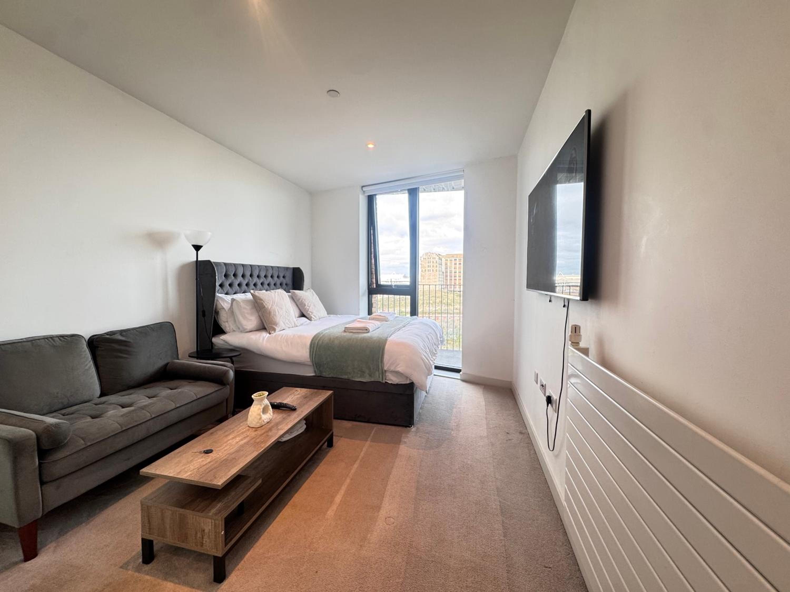 Riverside Suites and Apartments