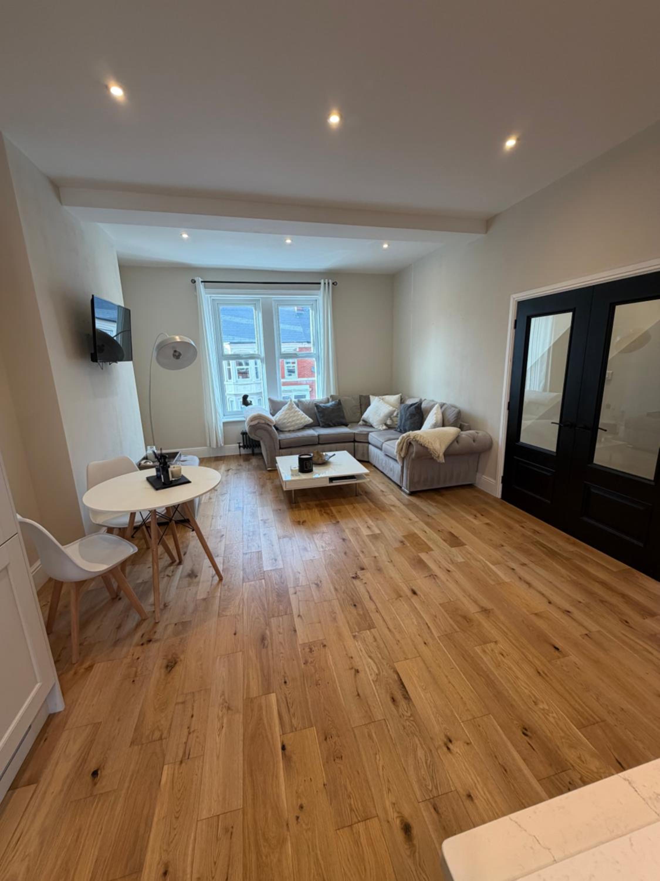 Modern 2 Bed 2 Bath Apartment in Prime Jesmond Location
