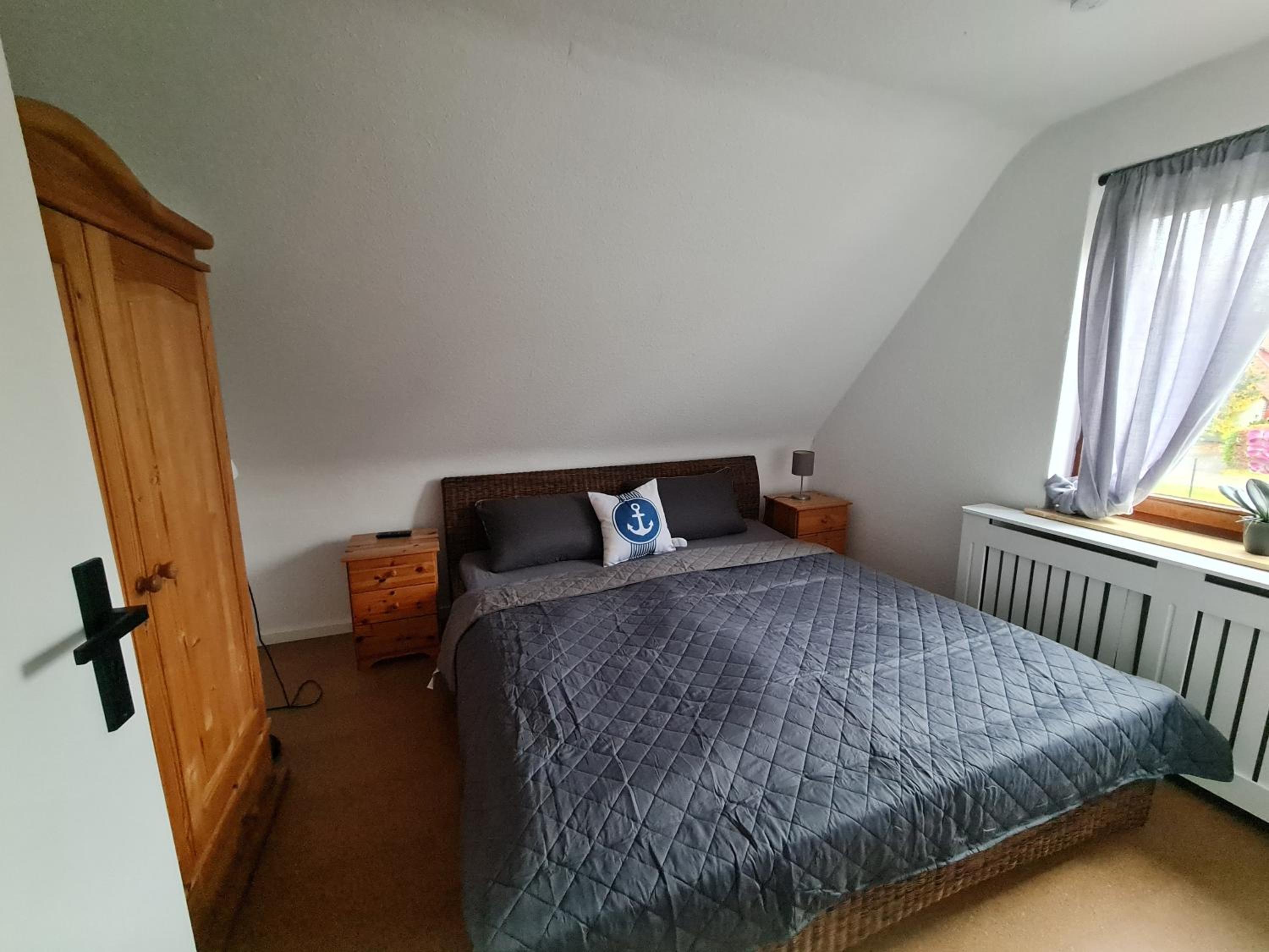 Große 4-Personen-Wohnung mit 3 Schlafzimmern & Parkplatz ruhig gelegen