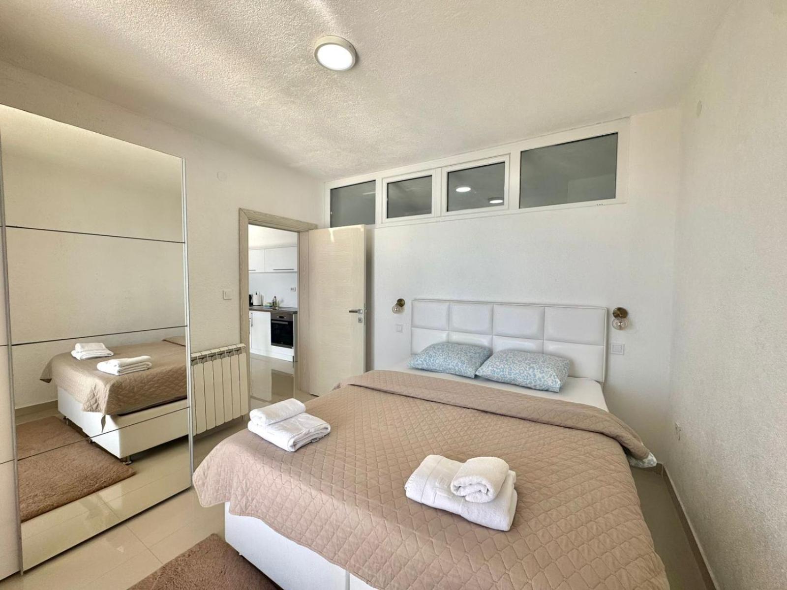 Calma Vista Apartments