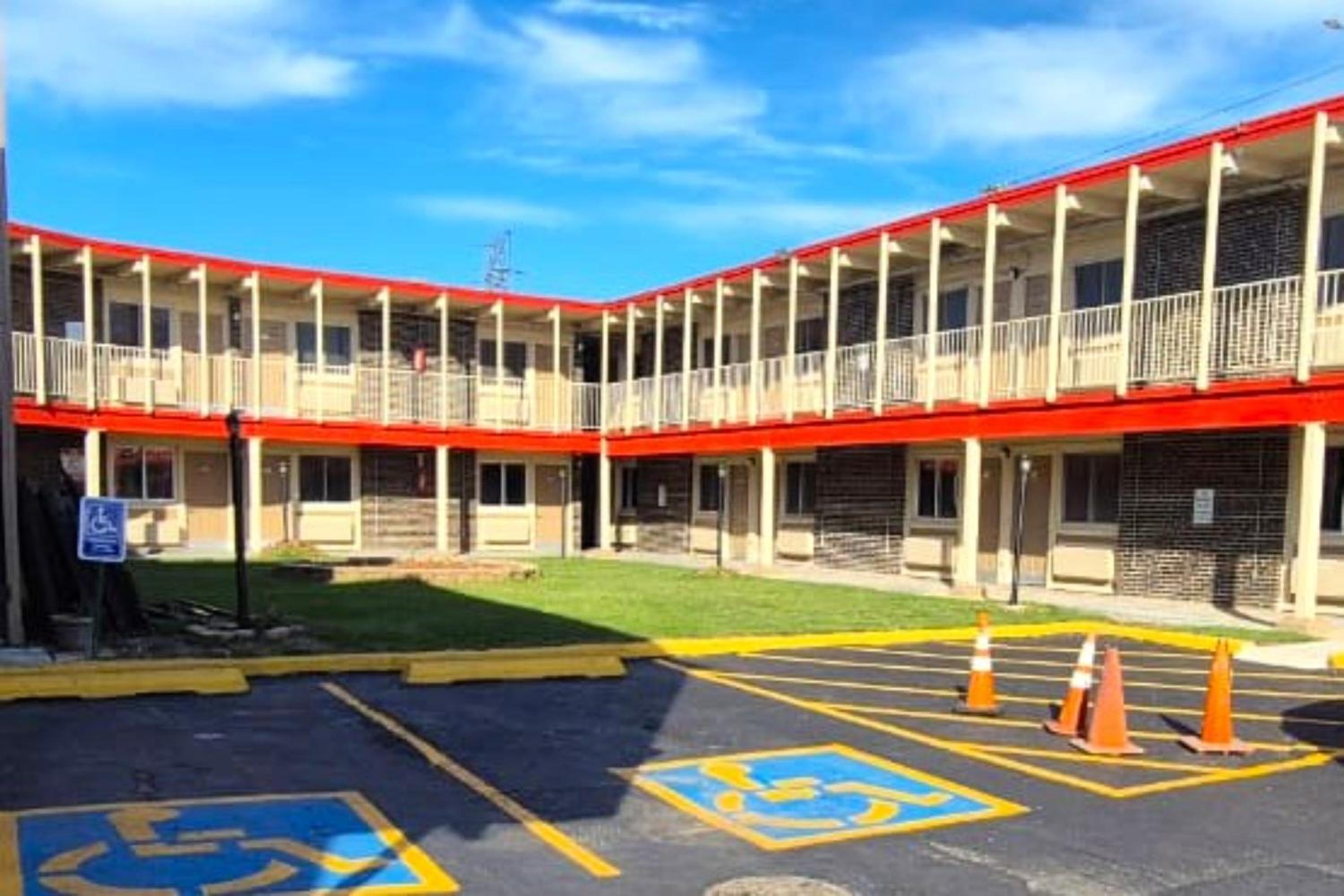 Saratoga Motel By Capital O Near Midway Airport Chicago IL
