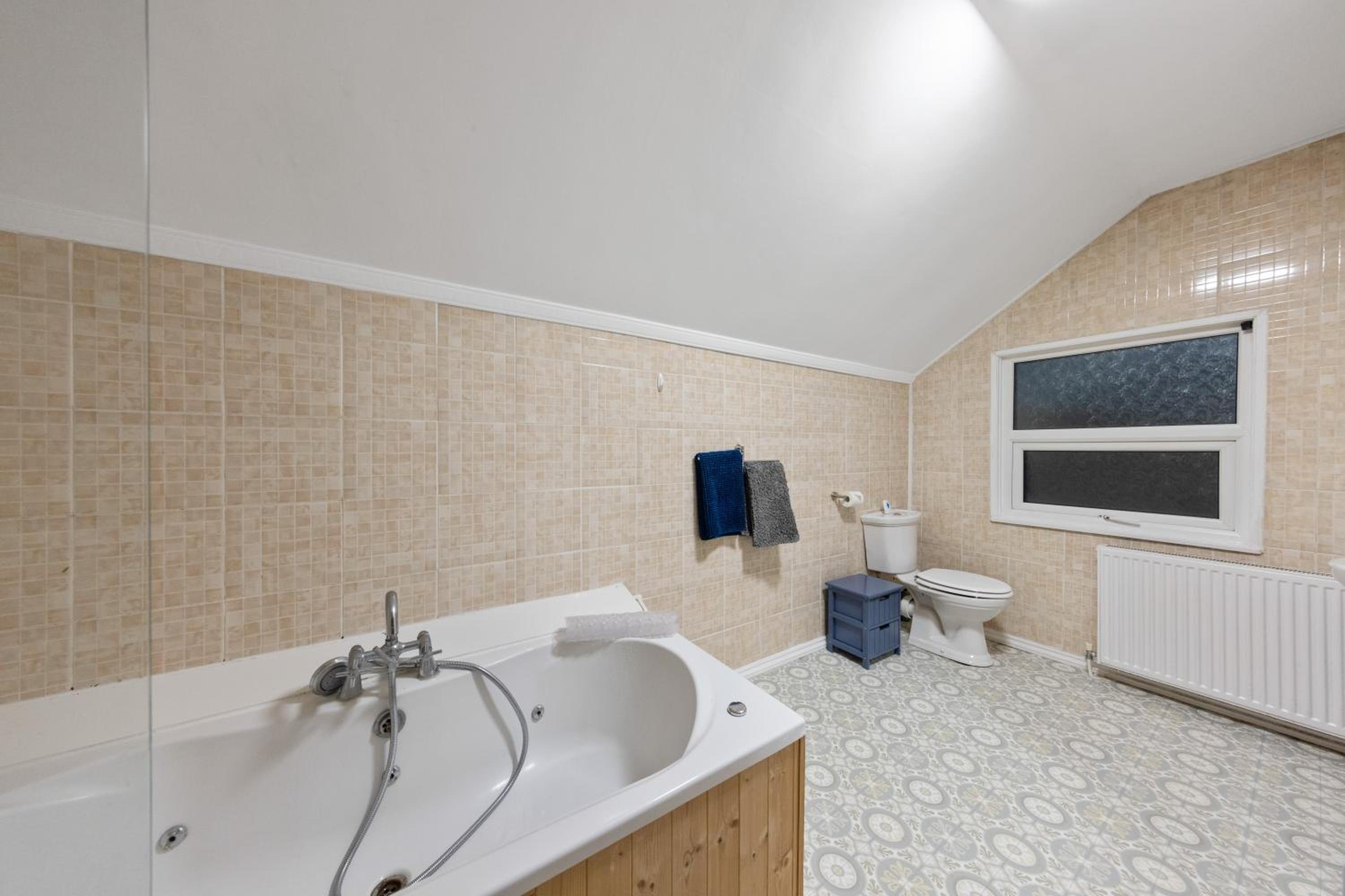 Cosy Modern Two Bed Terrace