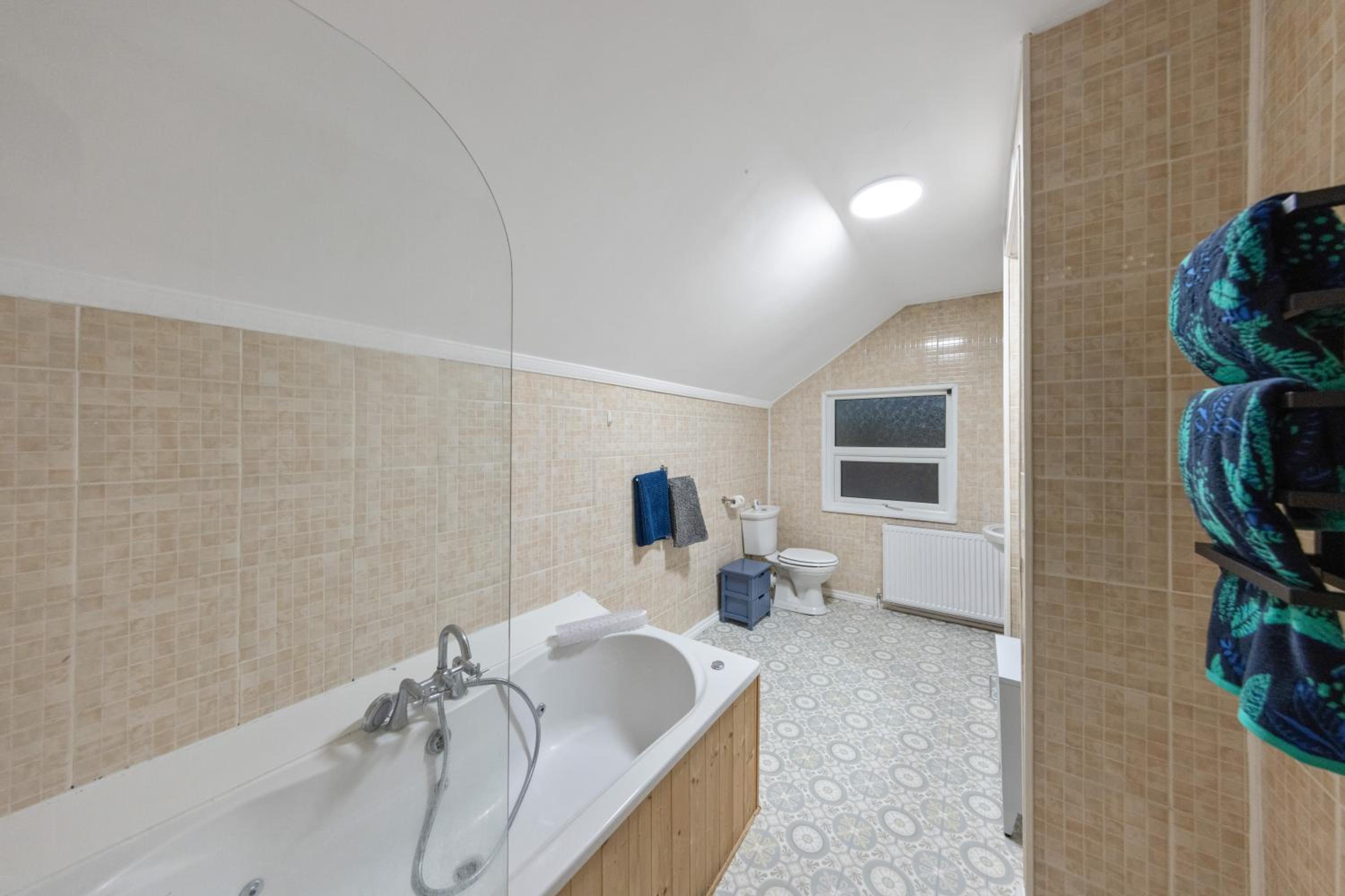 Cosy Modern Two Bed Terrace