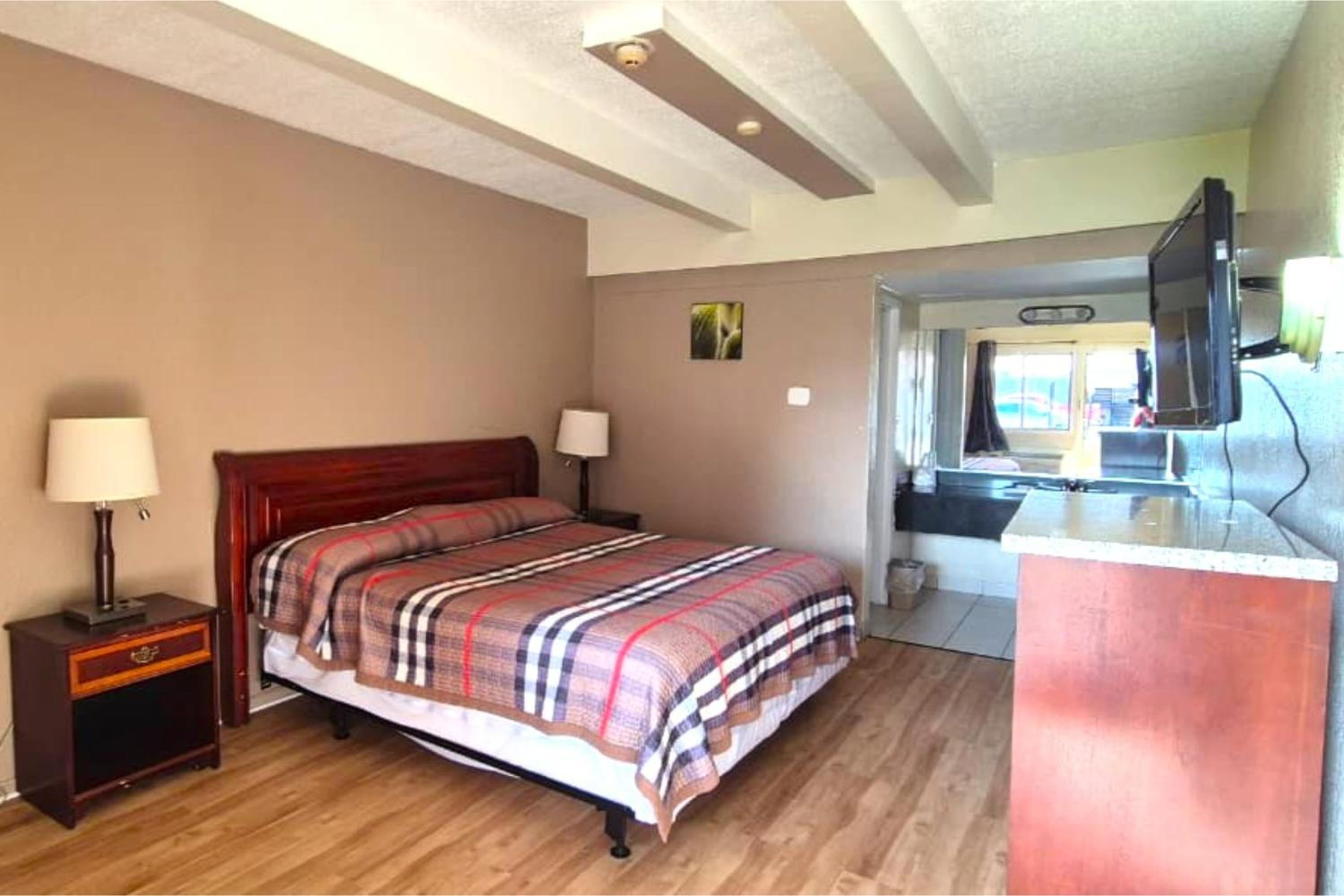 Saratoga Motel By Capital O Near Midway Airport Chicago IL