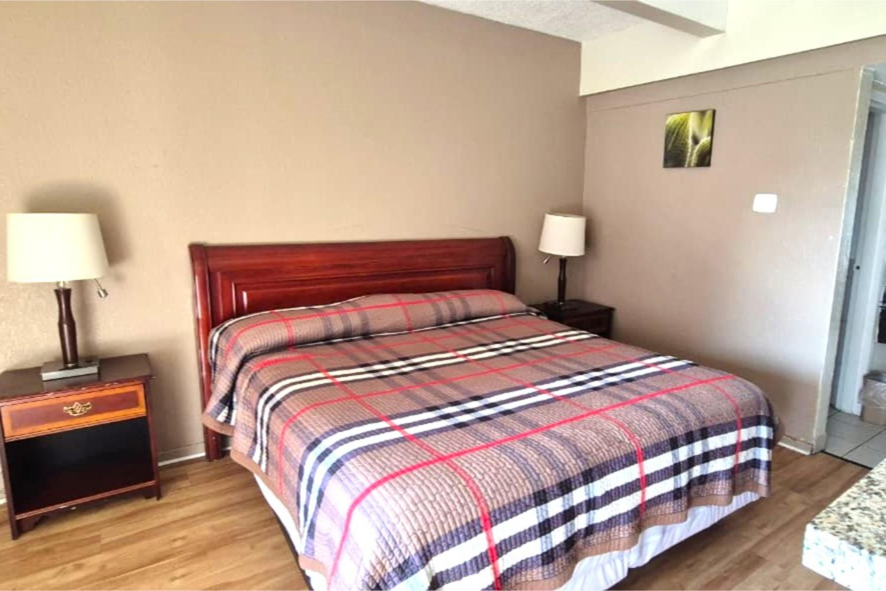 Saratoga Motel By Capital O Near Midway Airport Chicago IL