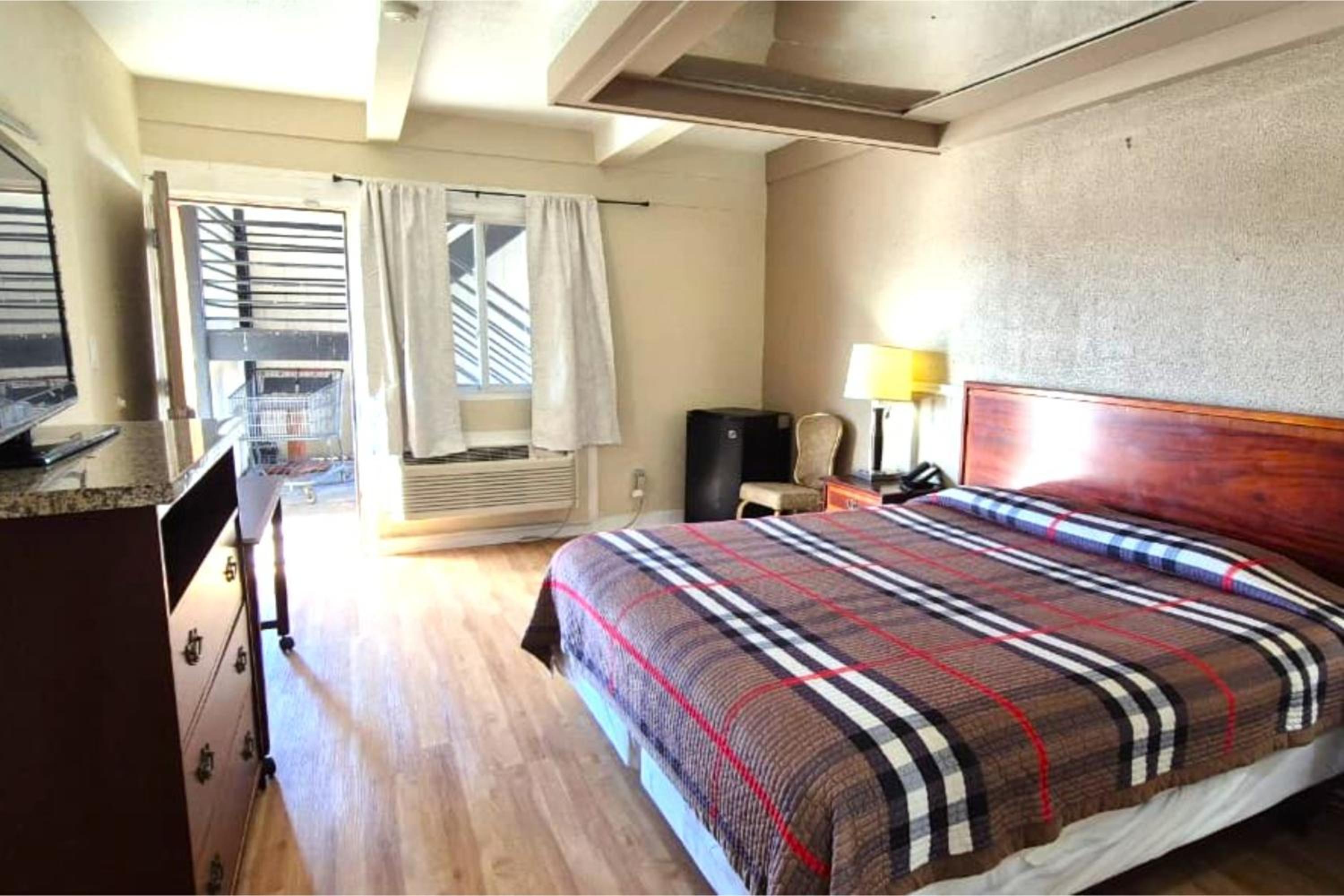 Saratoga Motel By Capital O Near Midway Airport Chicago IL