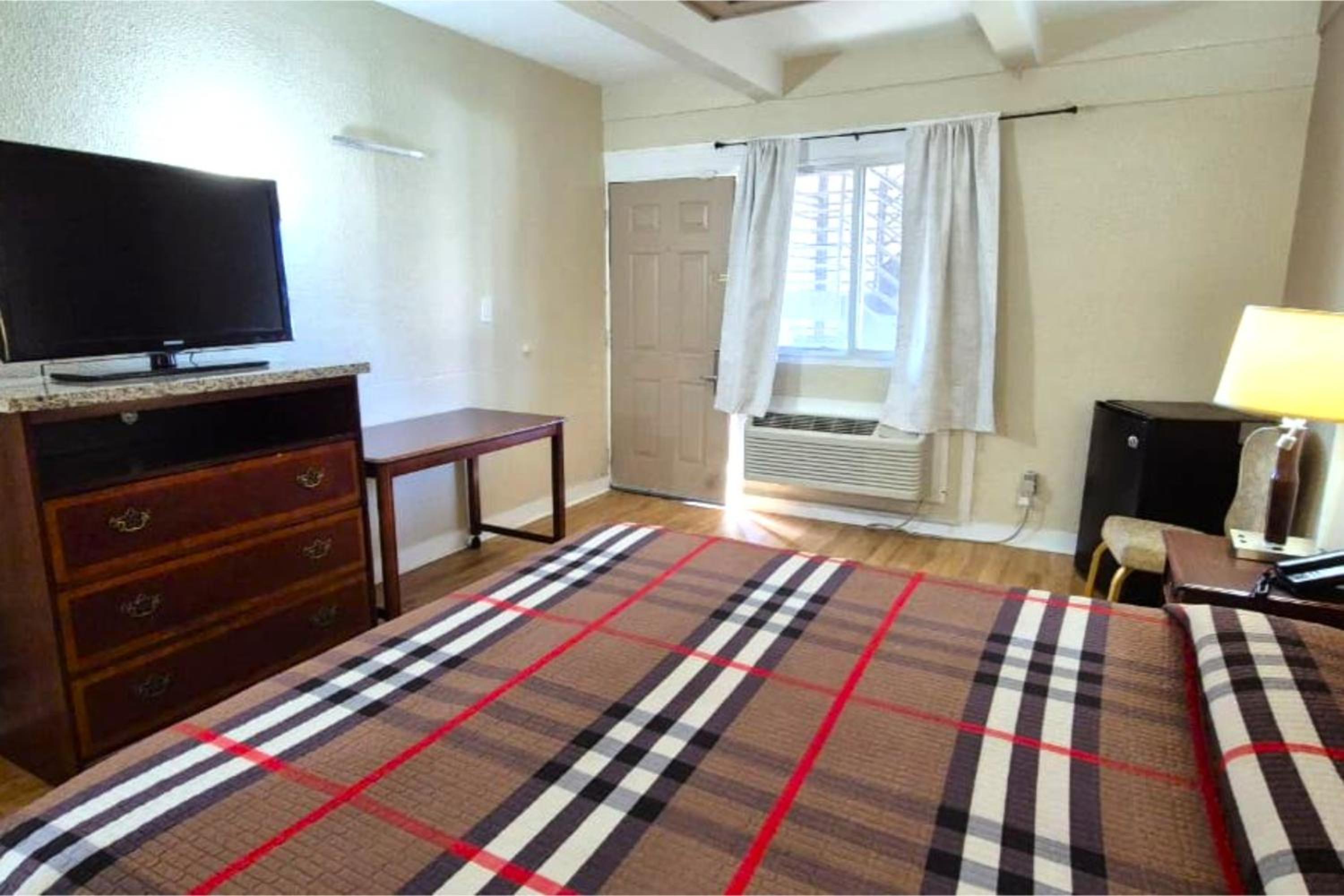 Saratoga Motel By Capital O Near Midway Airport Chicago IL