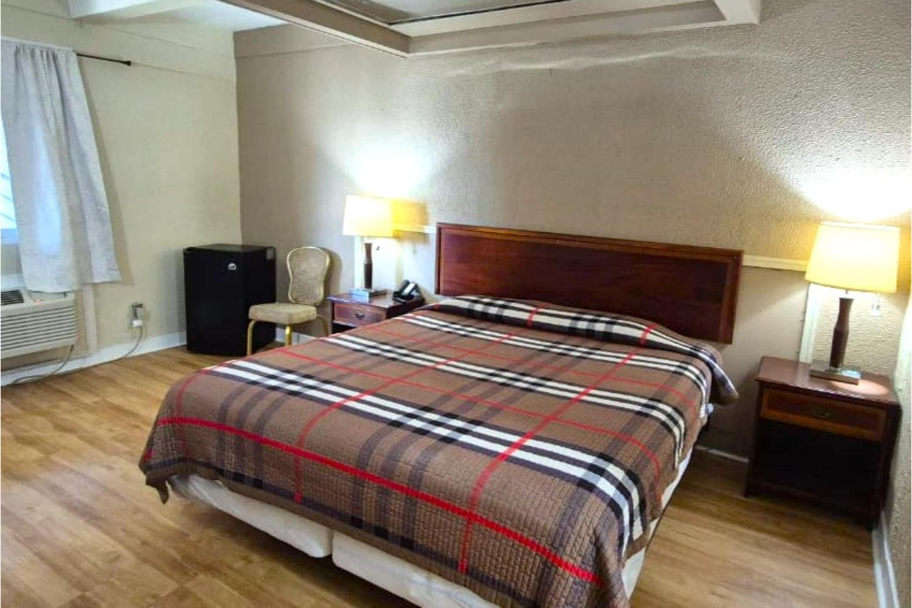 Saratoga Motel By Capital O Near Midway Airport Chicago IL