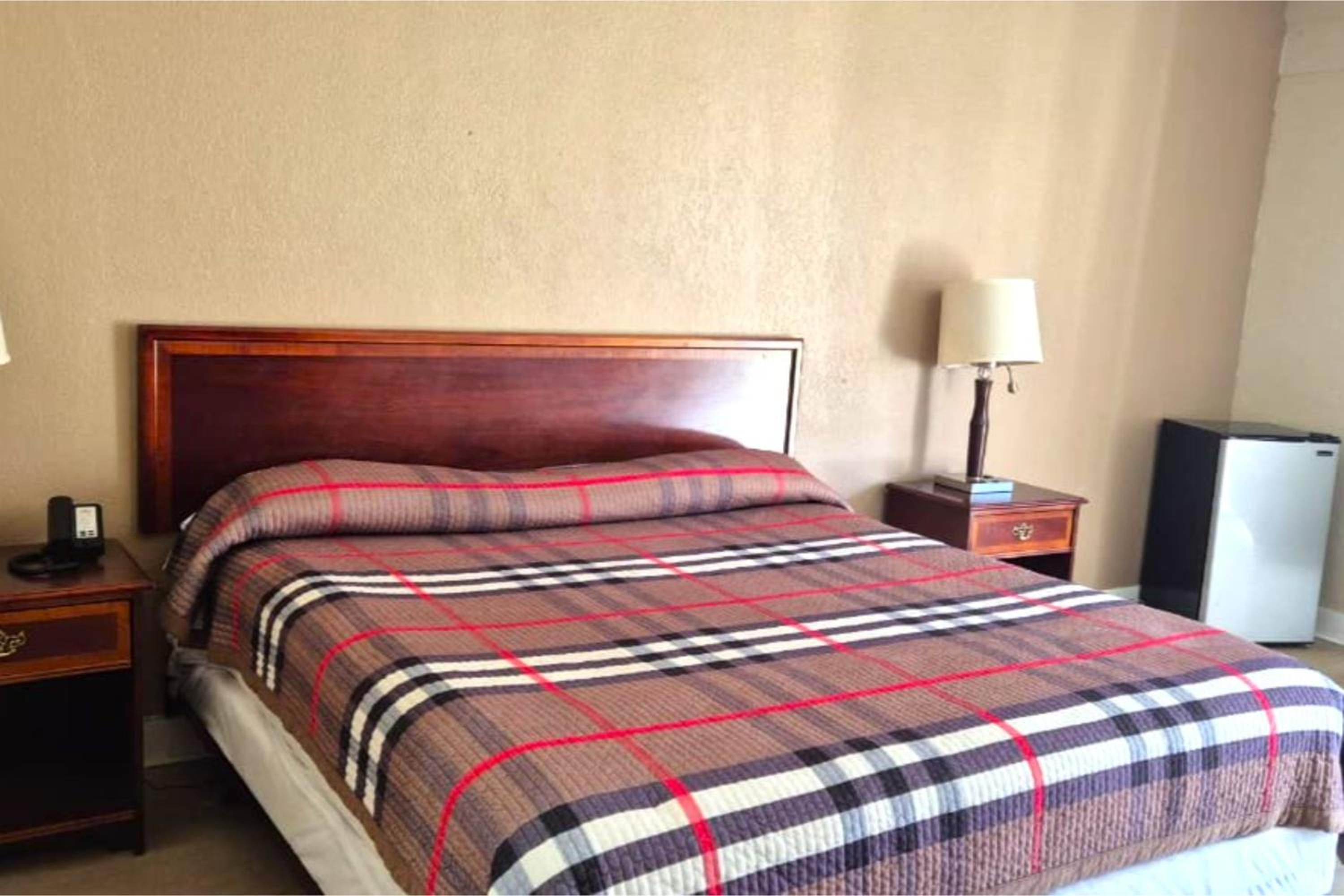Saratoga Motel By Capital O Near Midway Airport Chicago IL