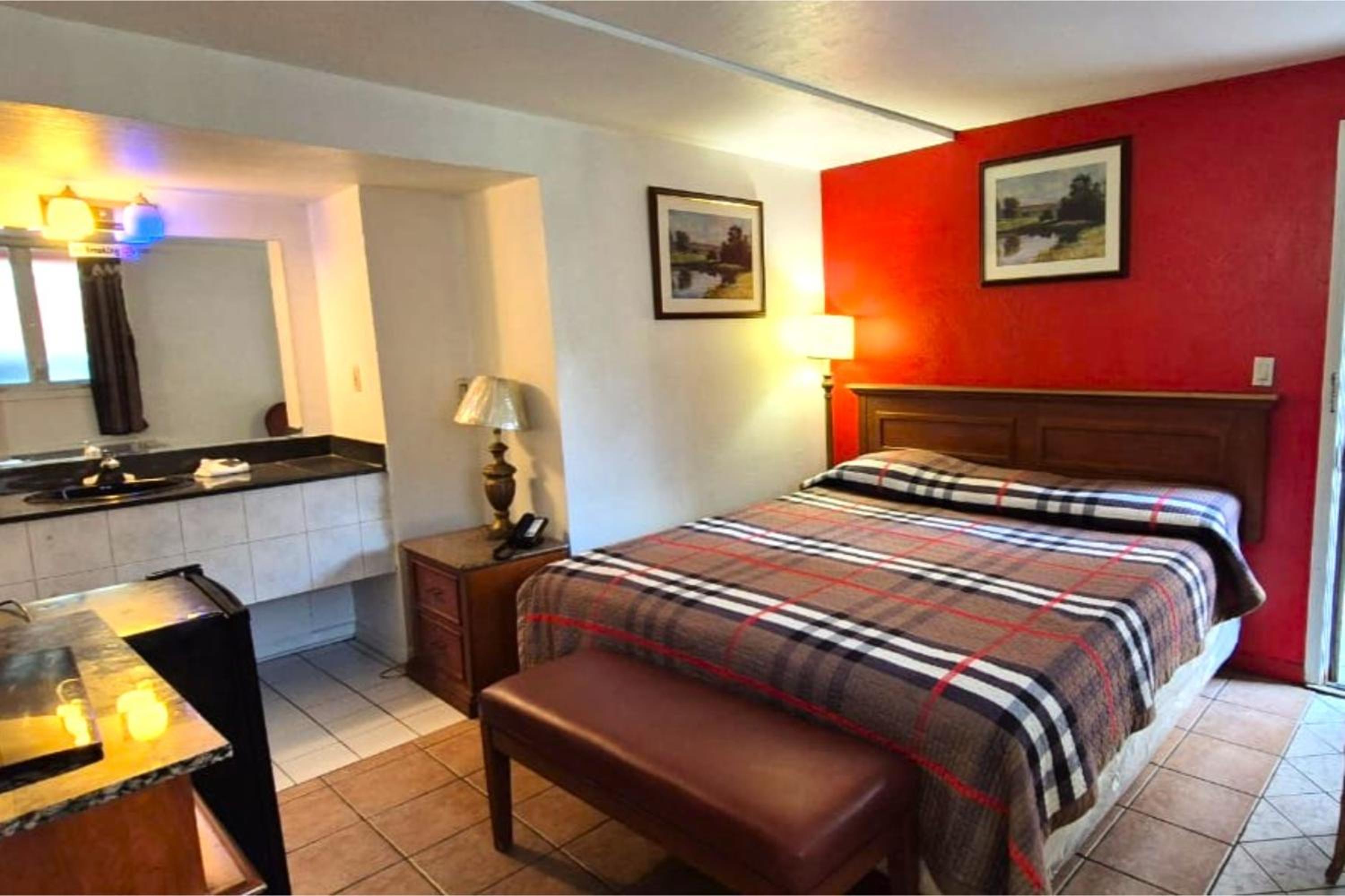 Saratoga Motel By Capital O Near Midway Airport Chicago IL