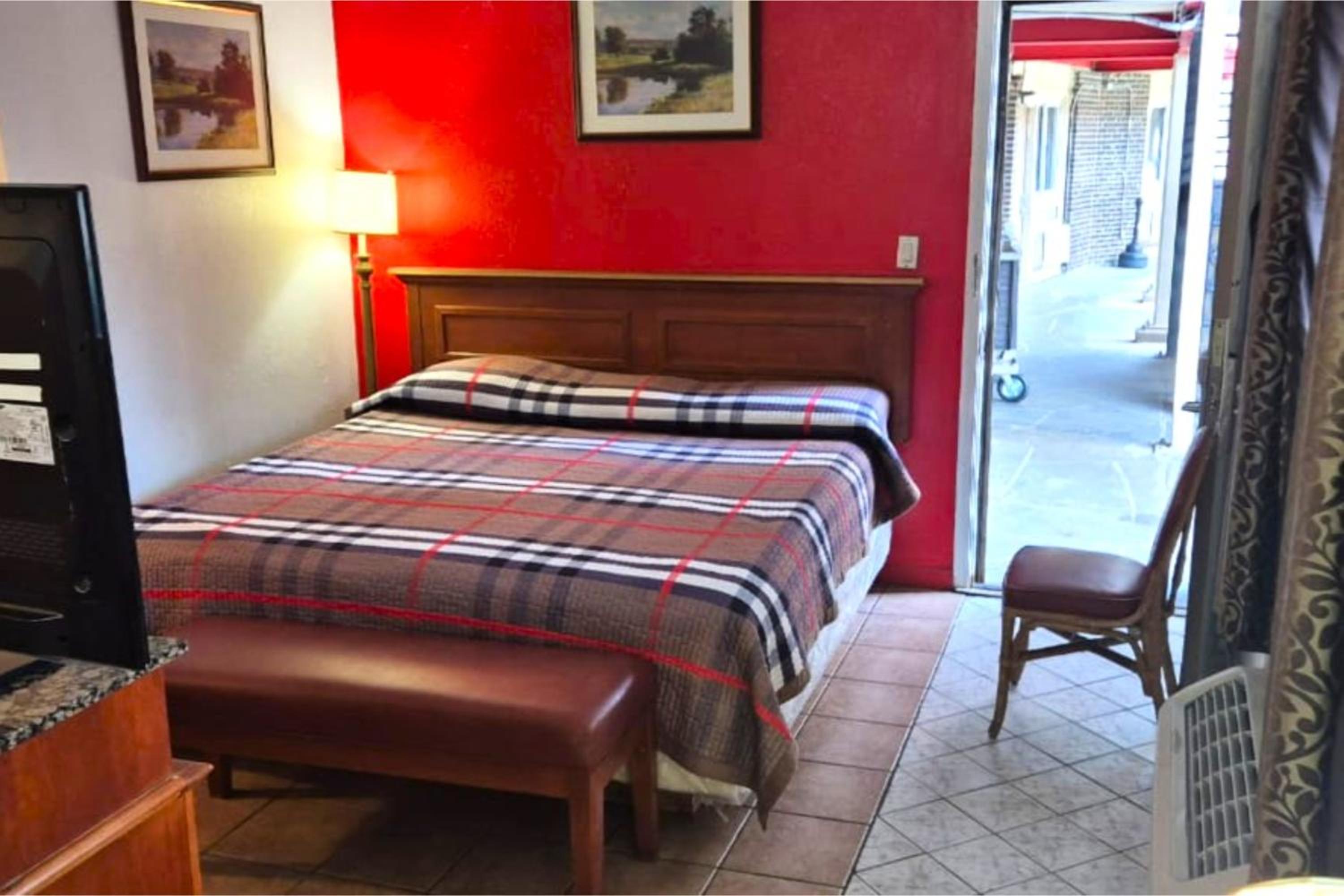 Saratoga Motel By Capital O Near Midway Airport Chicago IL