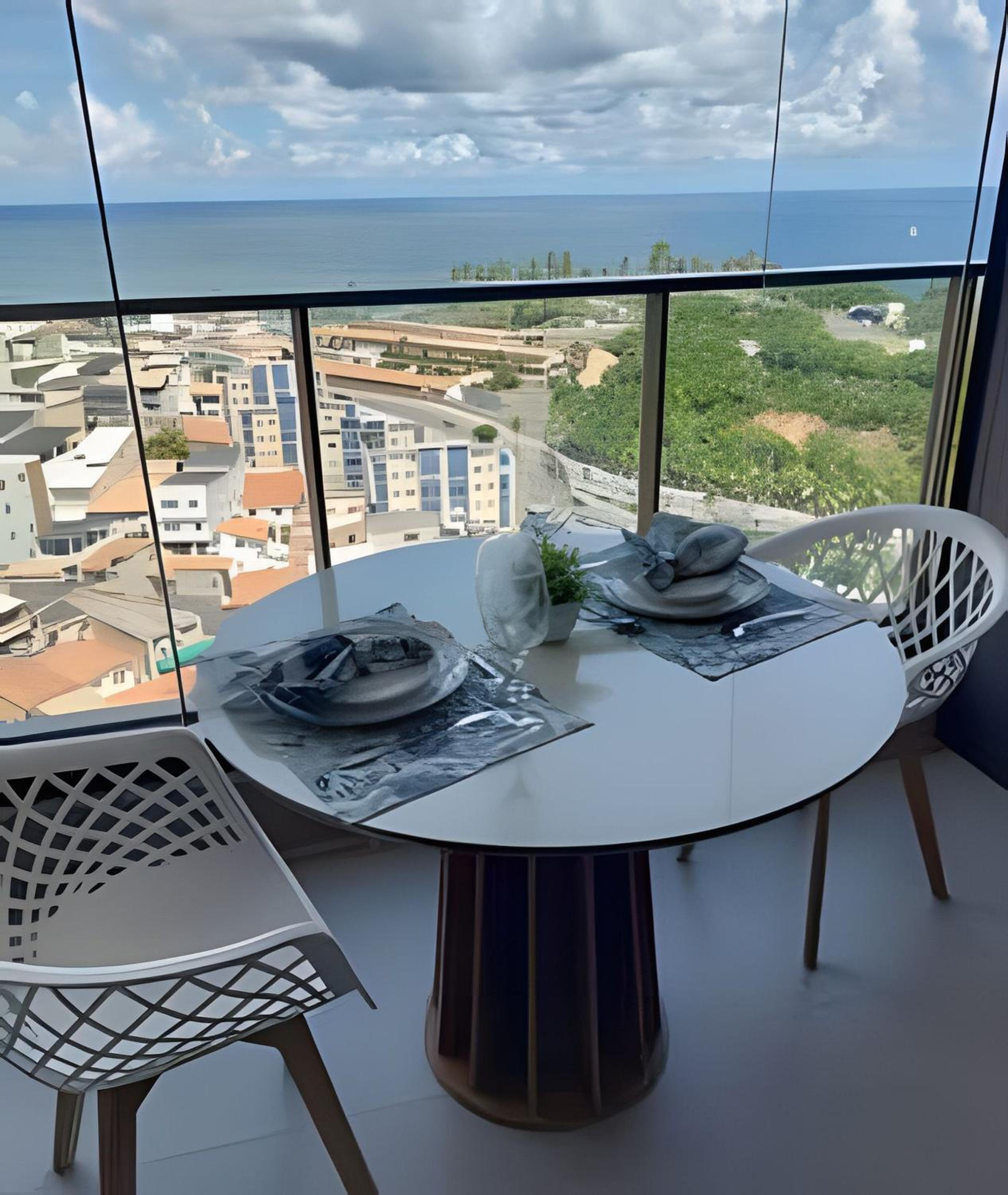 BLUE OASIS: Sea View in vibrant Rio Vermelho!