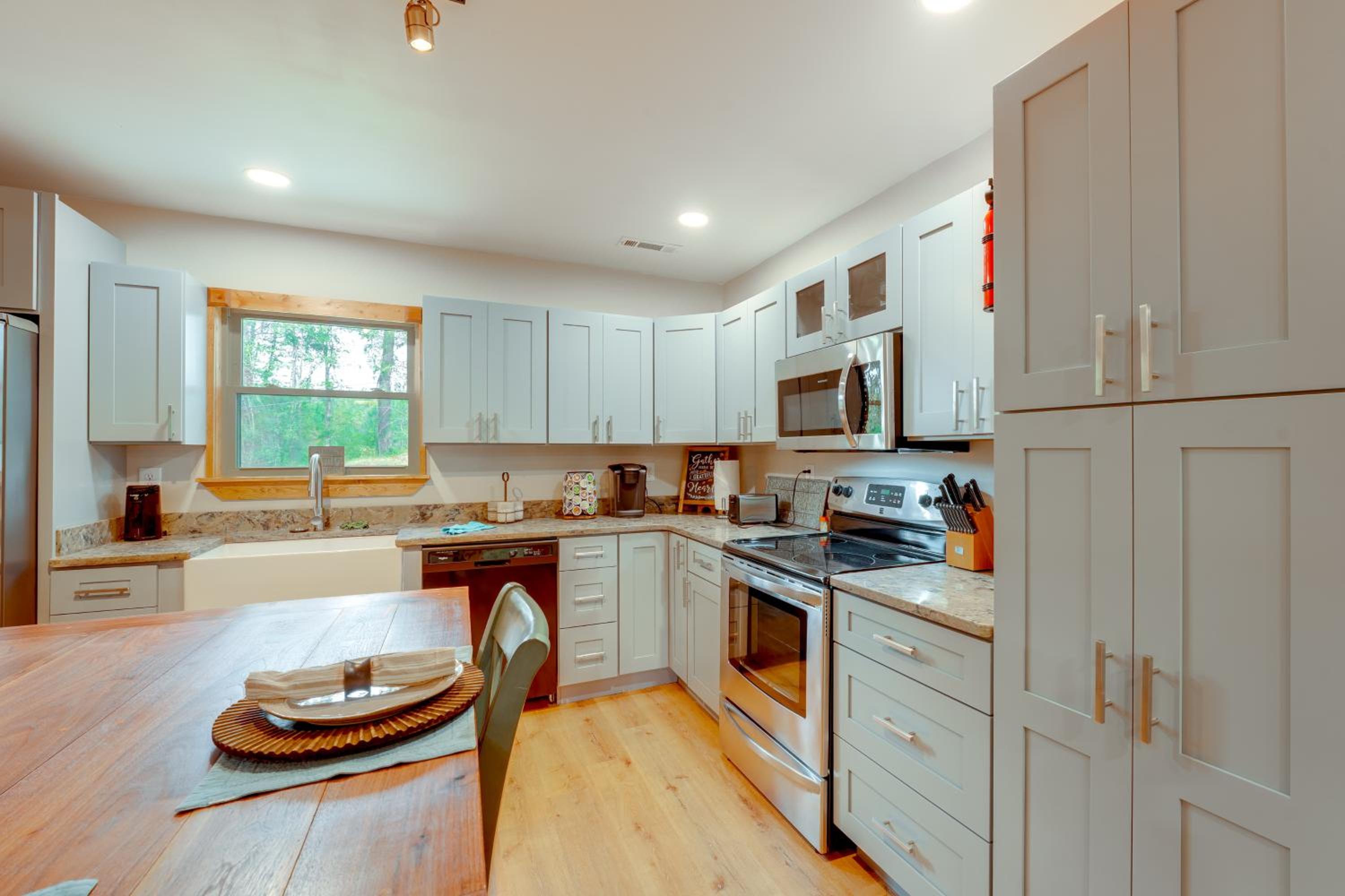 Families Welcome! Creekside Escape in Summerville