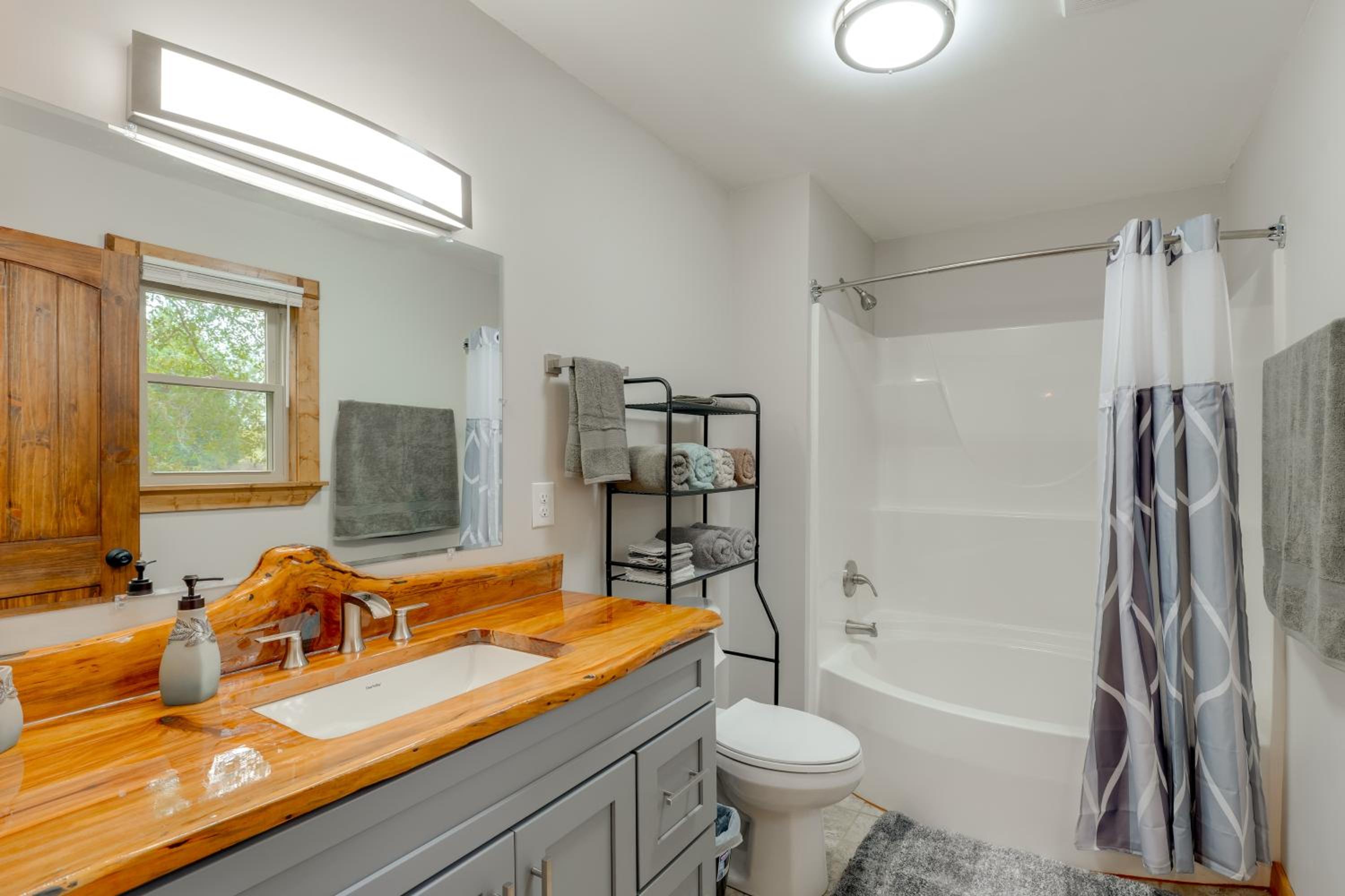 Families Welcome! Creekside Escape in Summerville