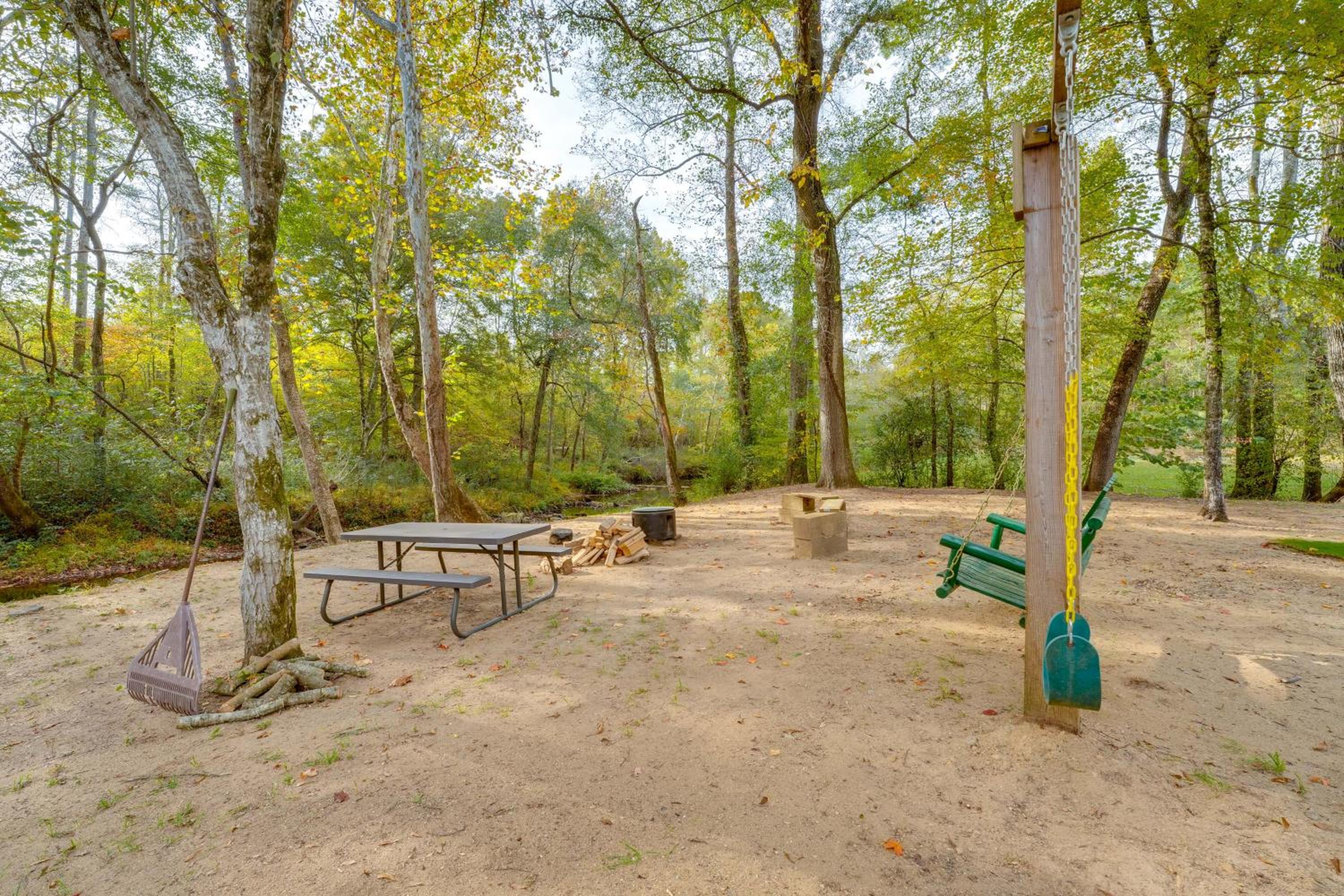 Families Welcome! Creekside Escape in Summerville